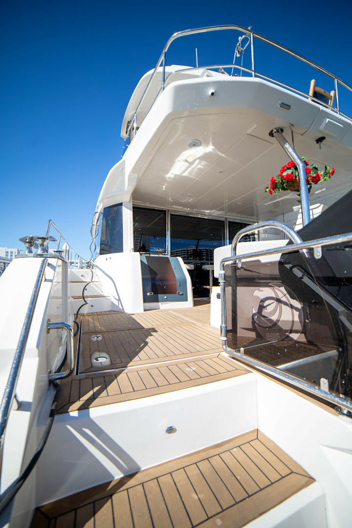 2024 Aquila 54 Yacht