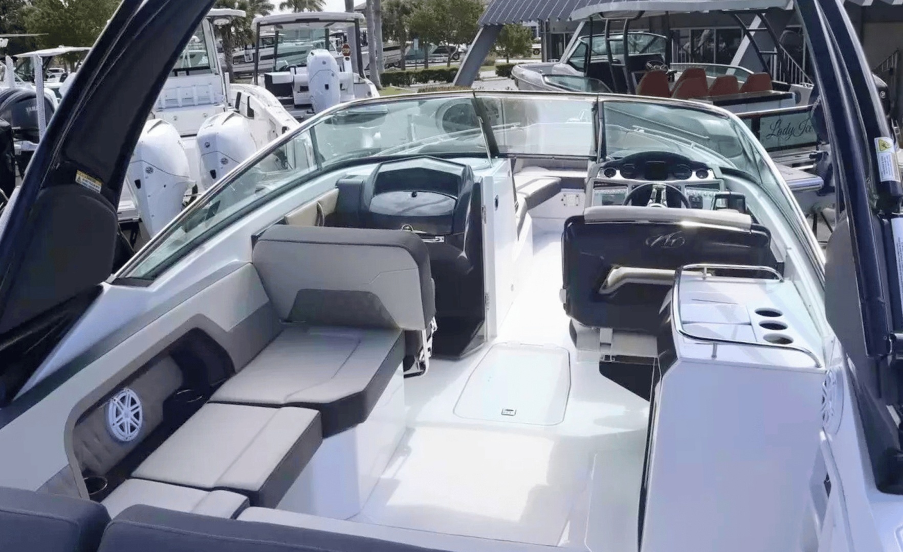 29ft Monterey Yacht For Sale