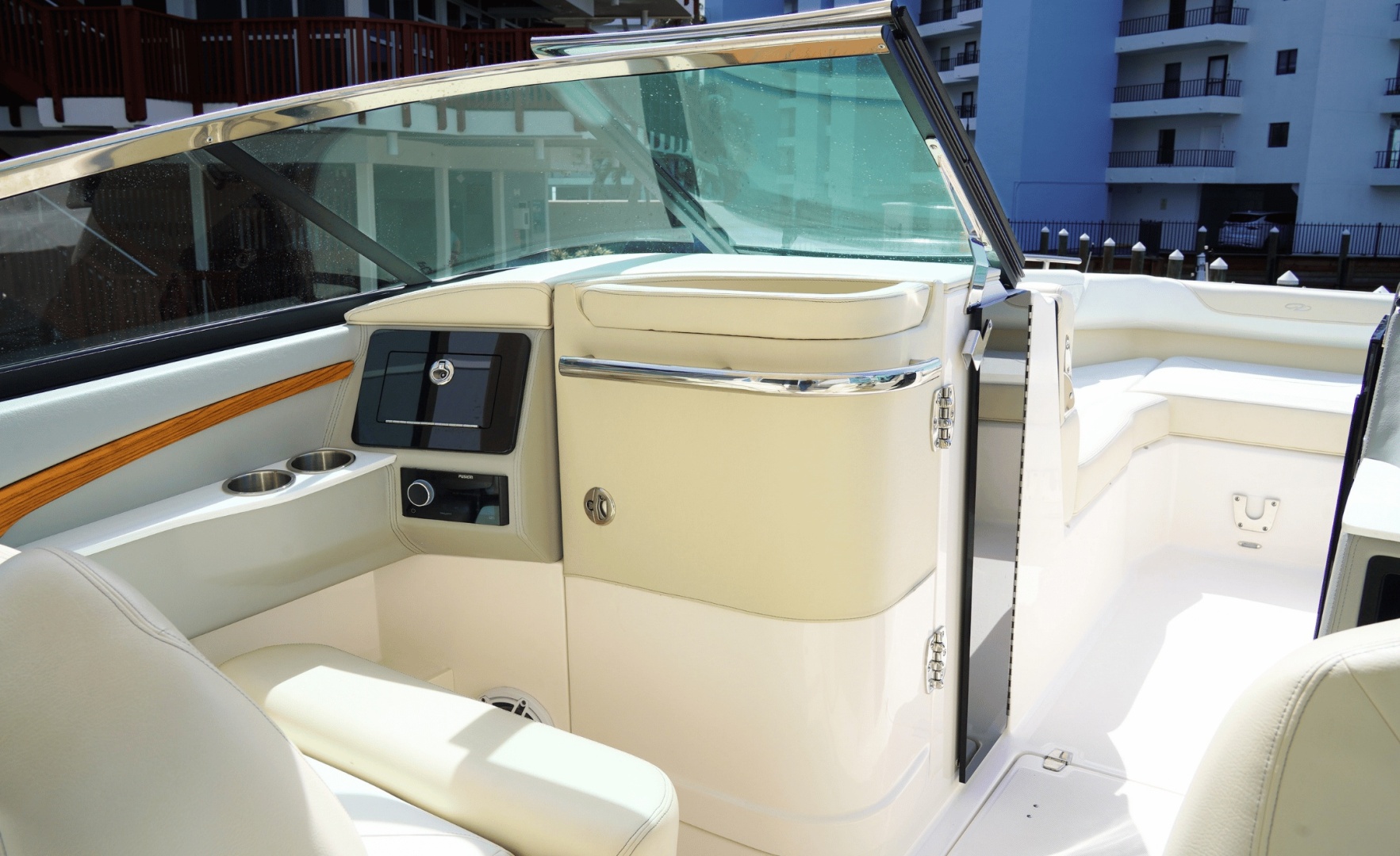 29ft Regal Yacht For Sale