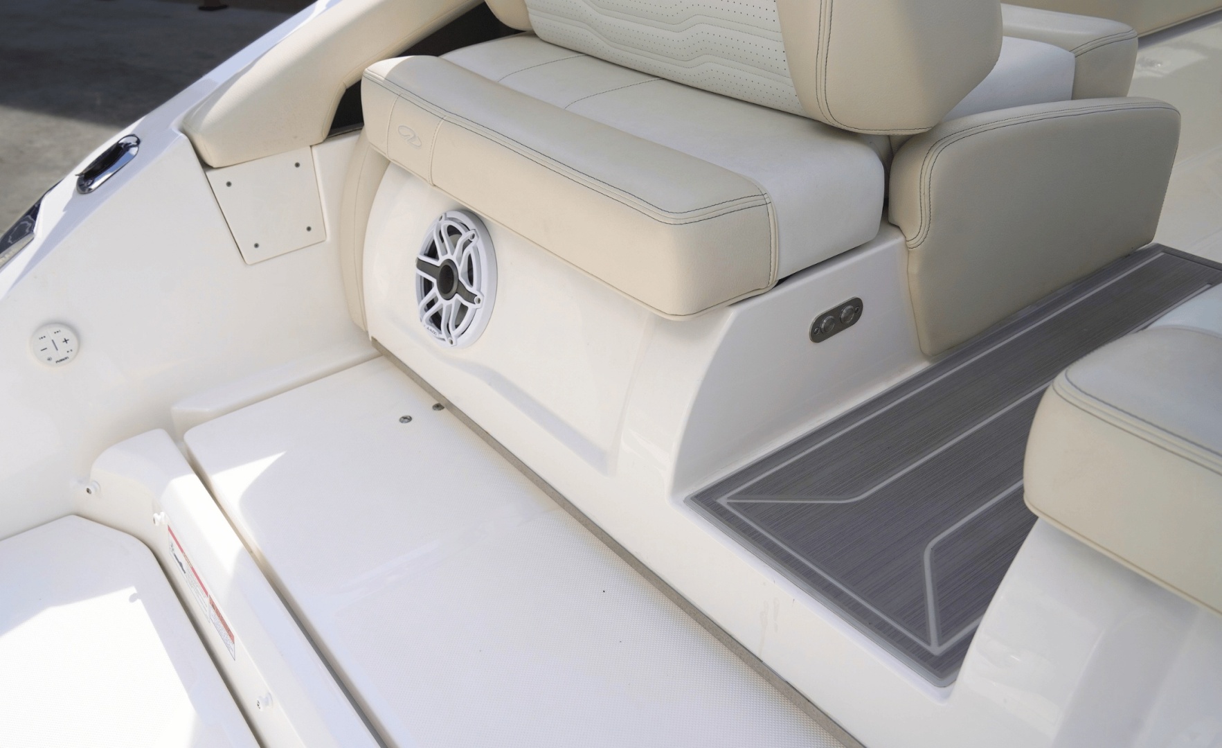 29ft Regal Yacht For Sale