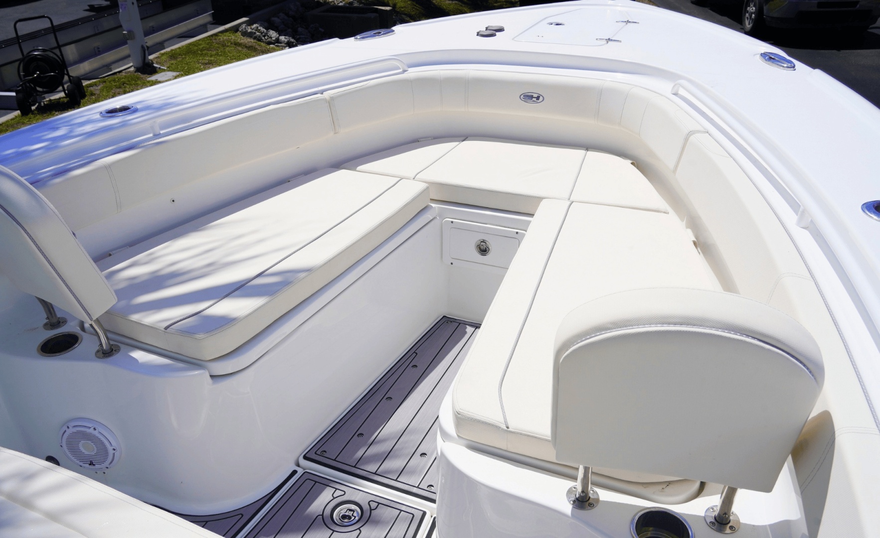 2025 Sea Hunt Ultra 305SE