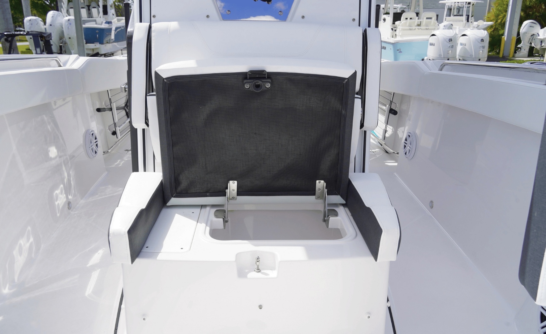 2025 Blackfin 272CC