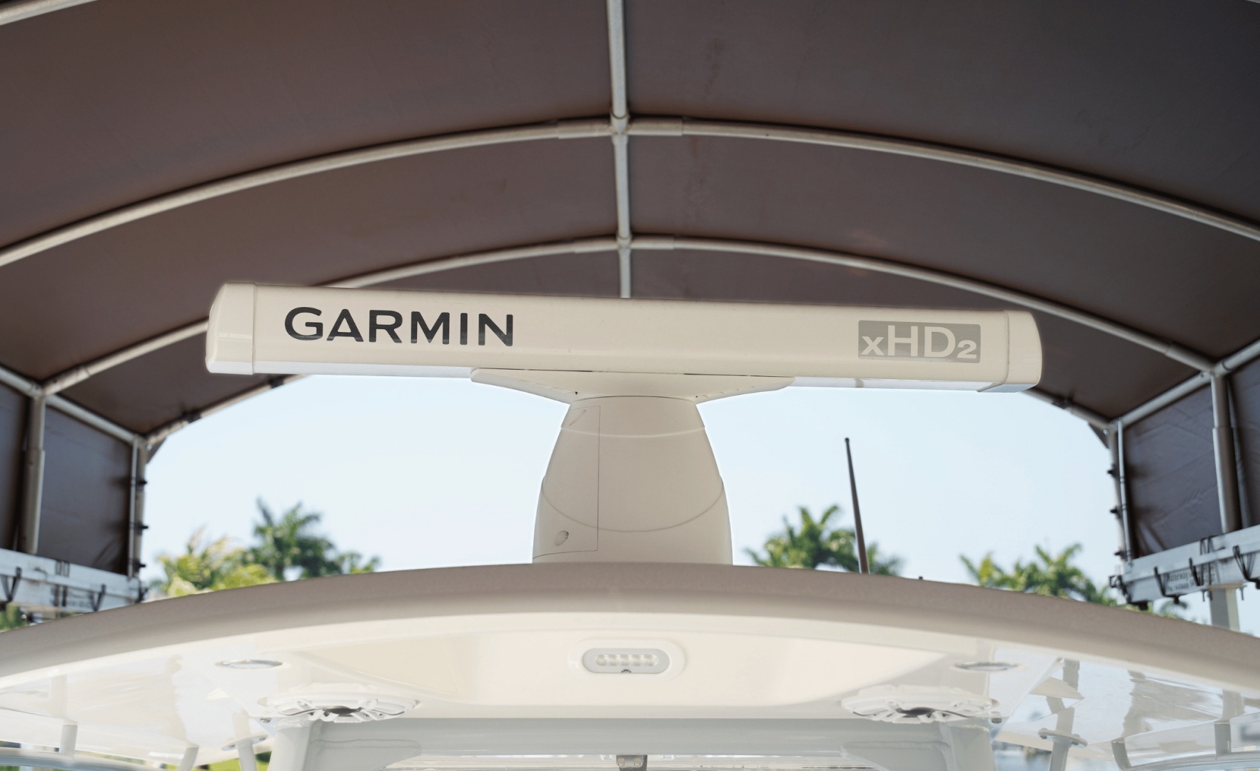 2023 Cobia 320CC