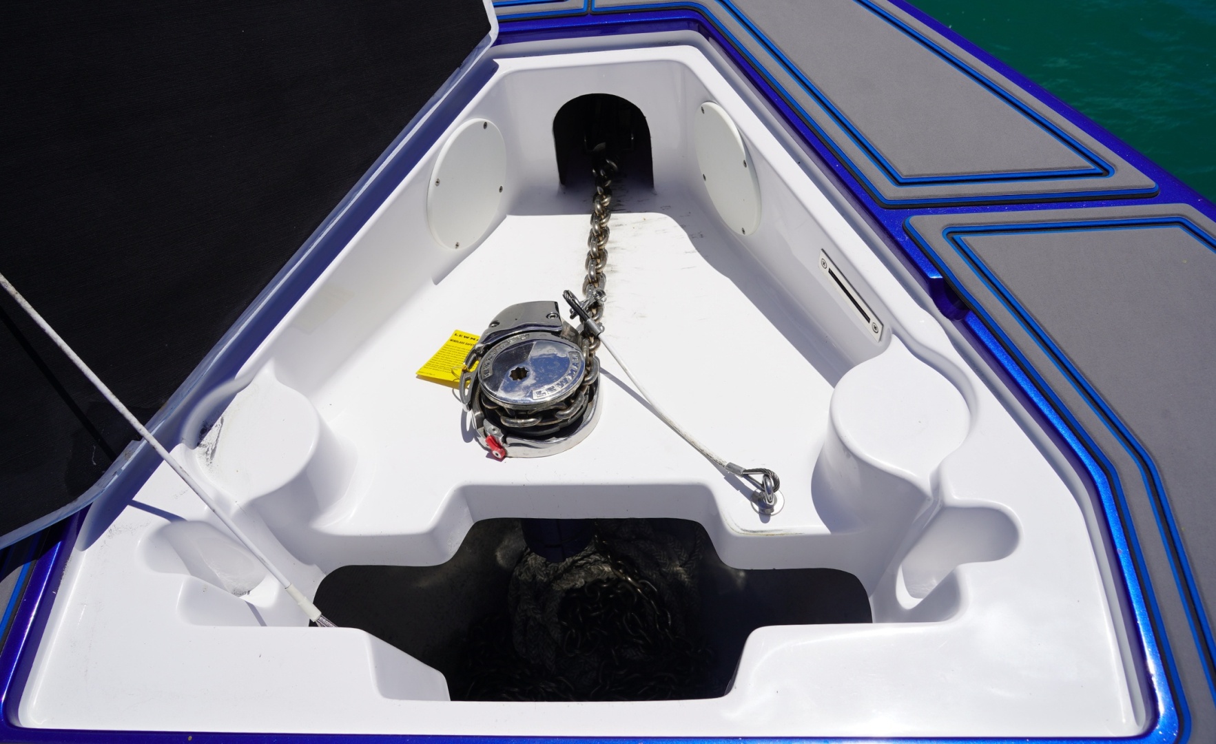 37ft Statement Yacht For Sale
