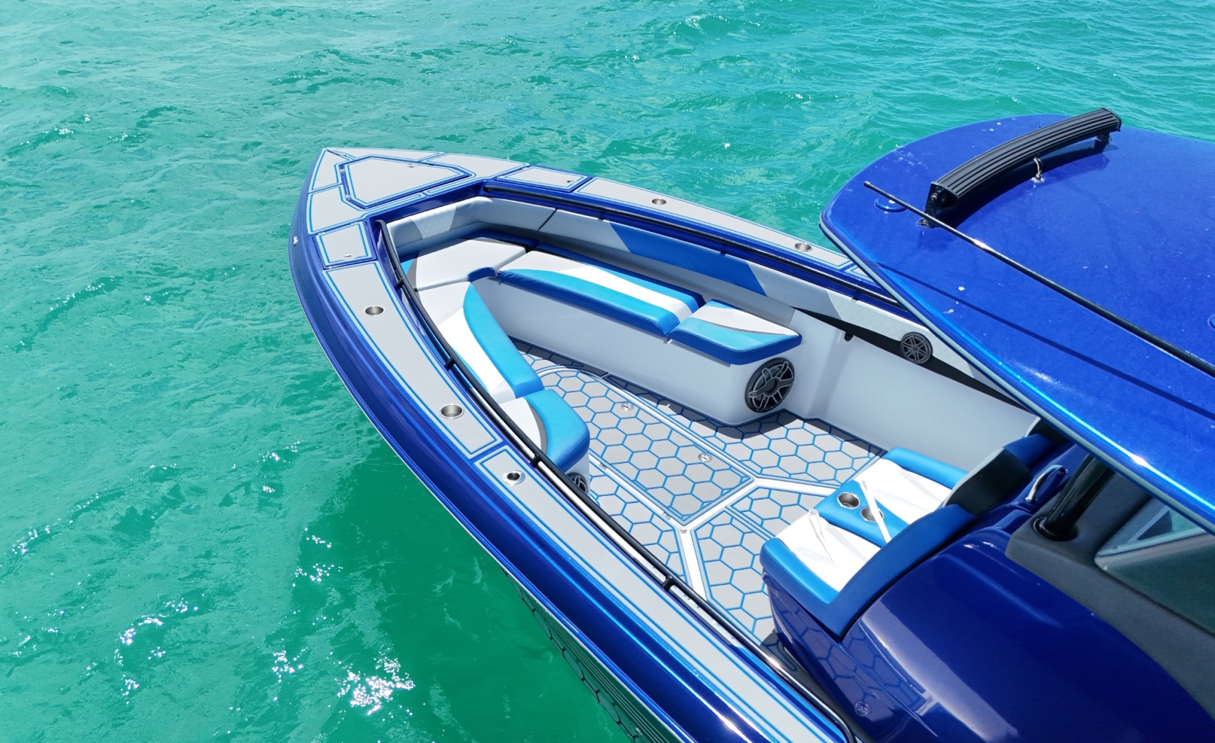 37ft Statement Yacht For Sale
