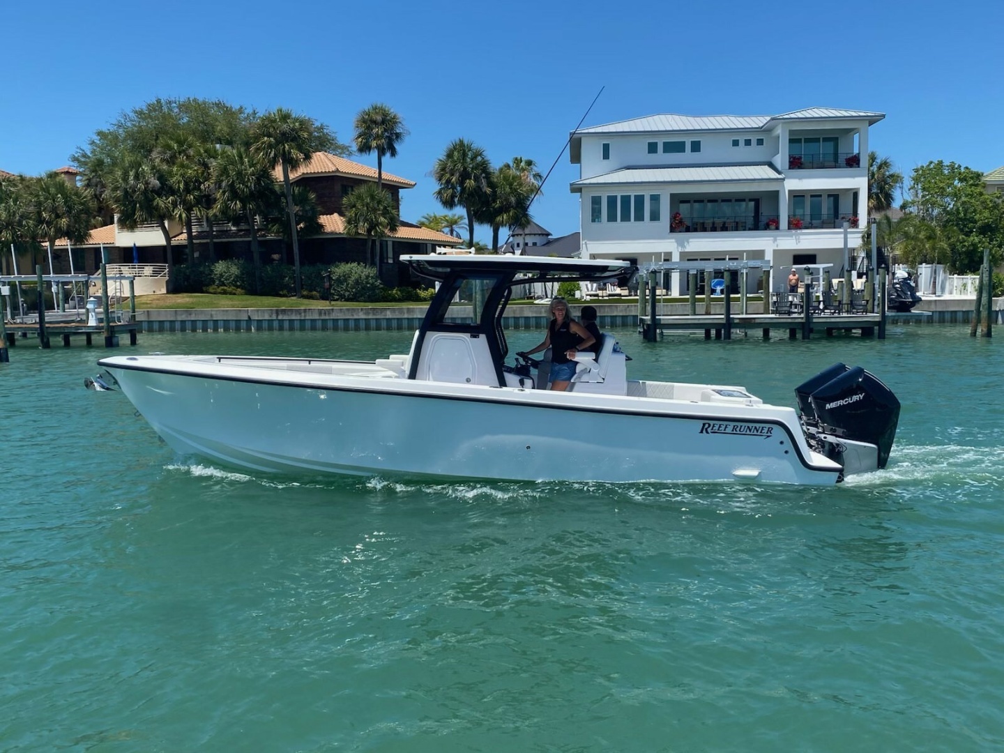 28ft Reef Runner Yacht For Sale