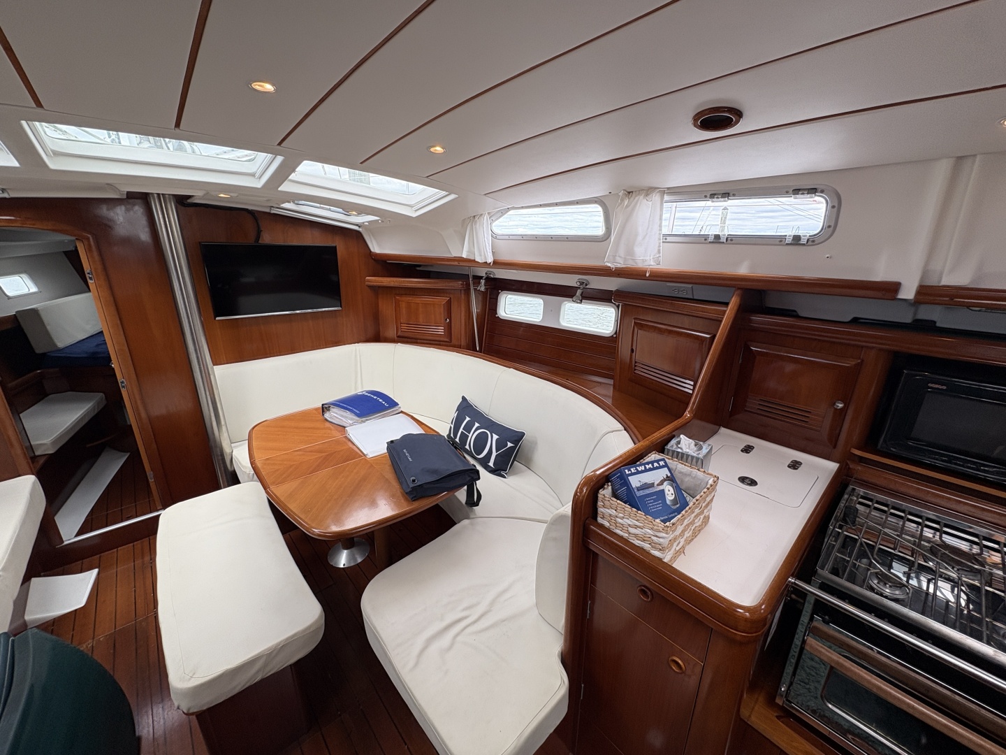 Carpe Ventum 42ft Beneteau Yacht For Sale