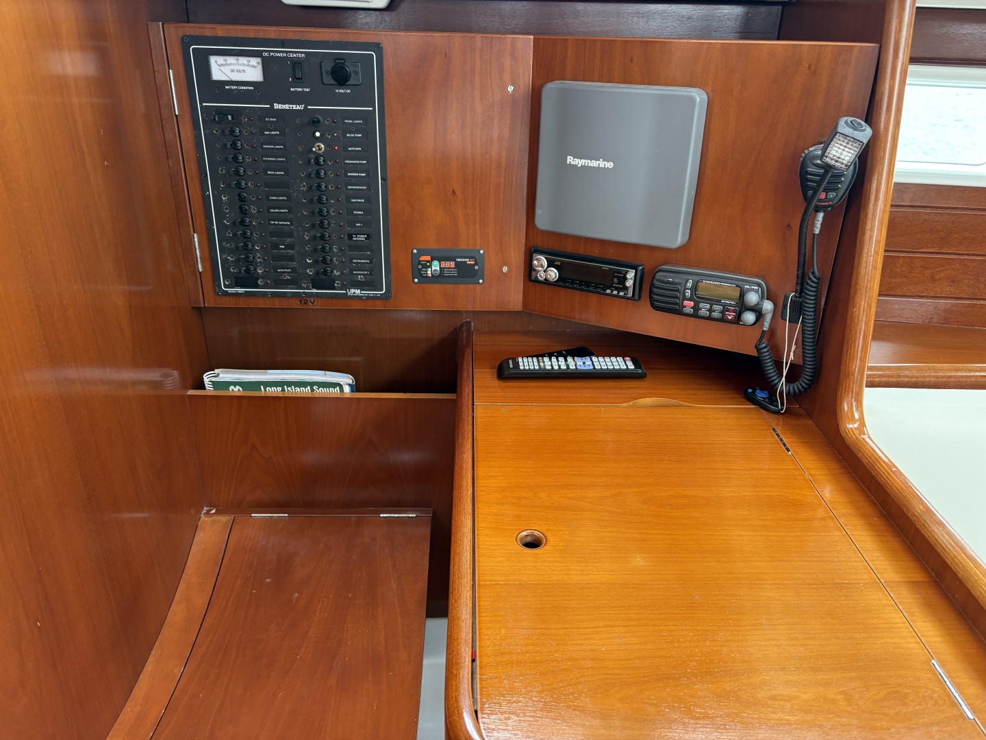 Carpe Ventum 42ft Beneteau Yacht For Sale