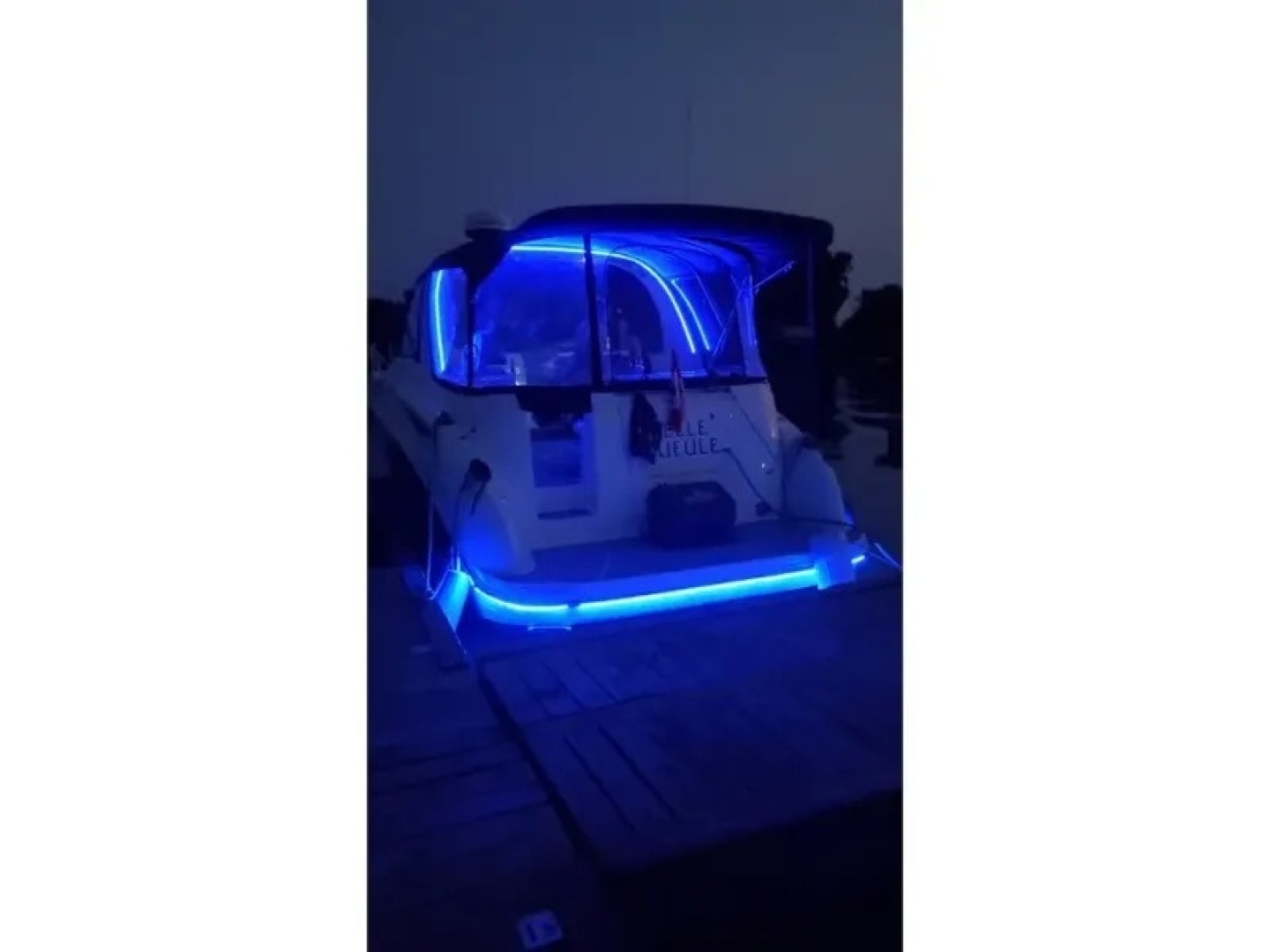 2006 Bayliner 325