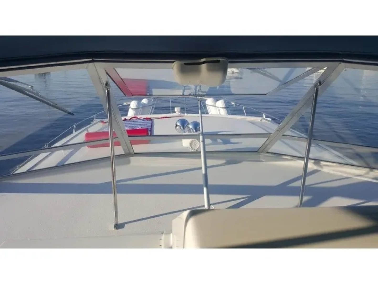 1989 Chris-Craft Catalina 381