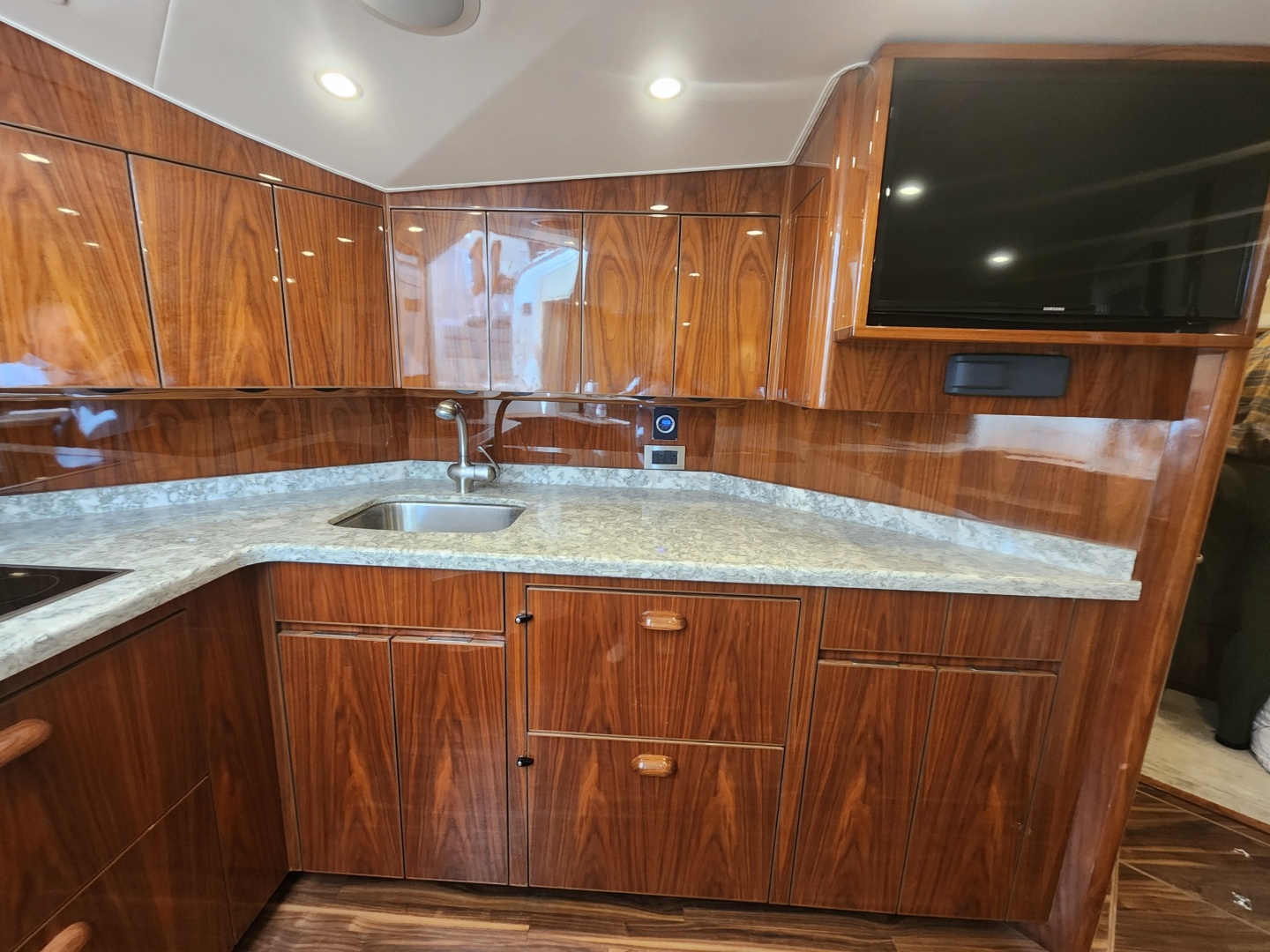 2018 Viking 48 Sport Tower