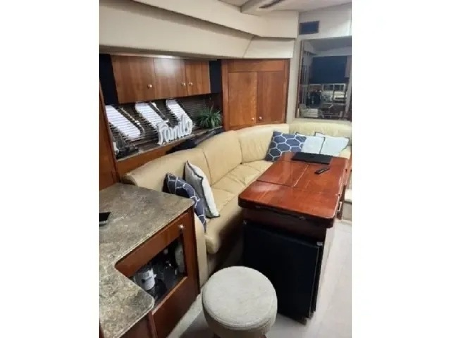 2008 Cruisers 460 Express
