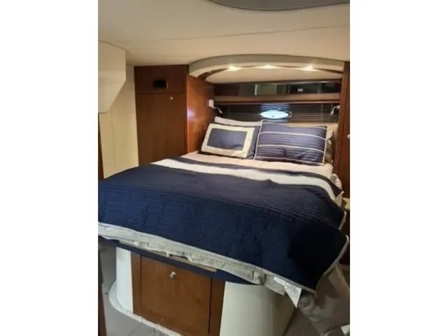 2008 Cruisers 460 Express