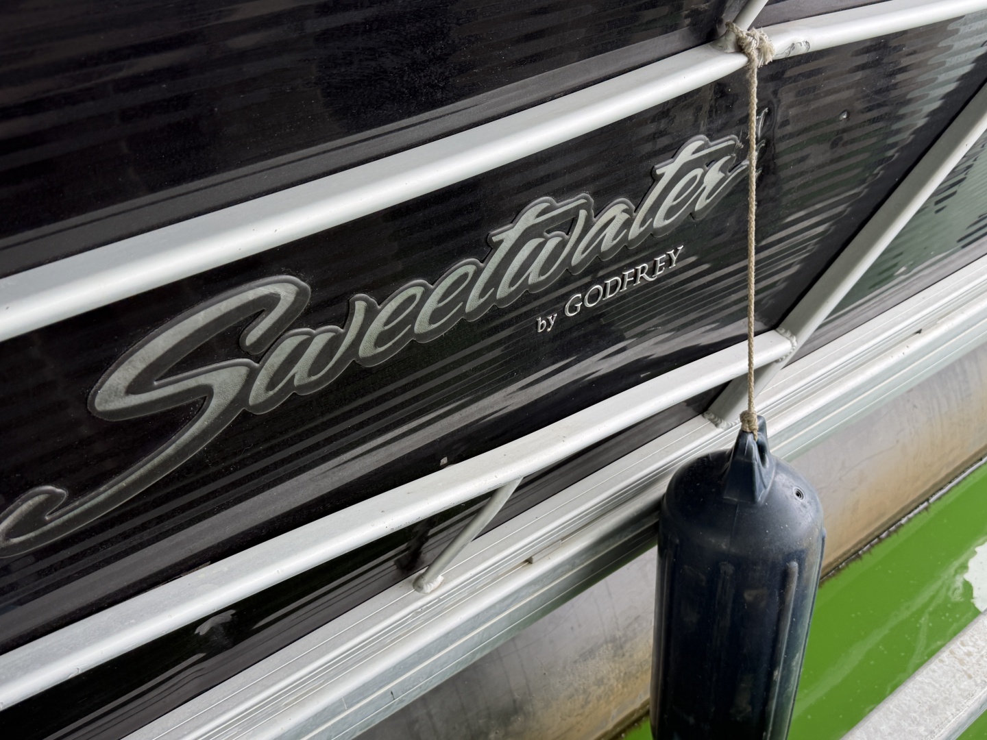 2019 Sweetwater 2386 Cruise Pontoon