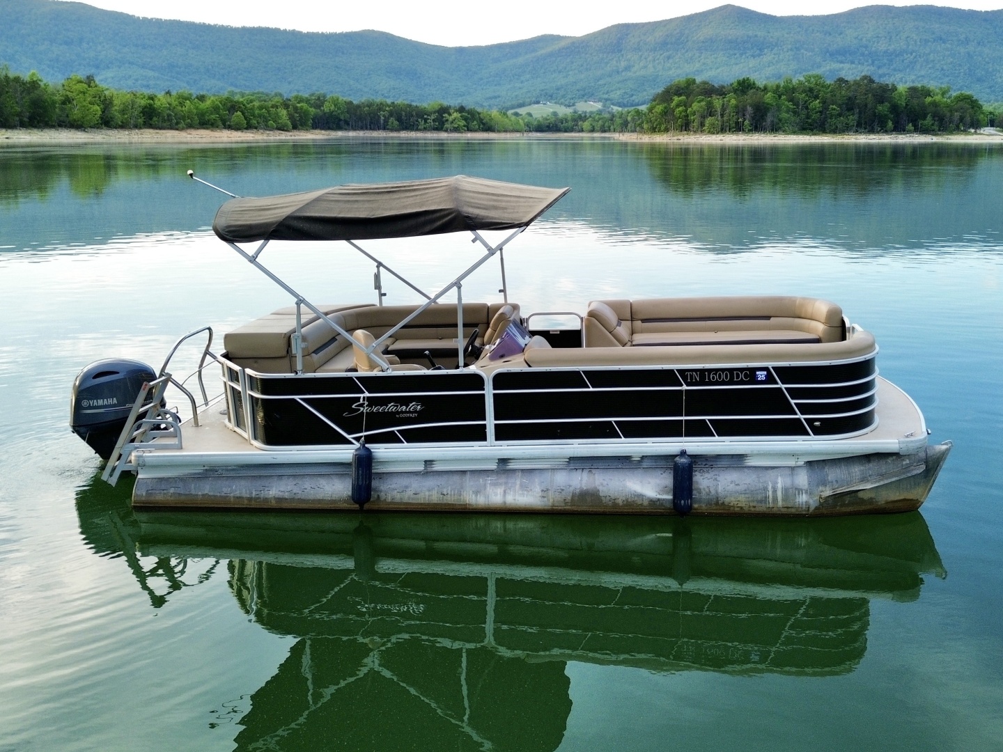 2019 Sweetwater 2386 Cruise Pontoon