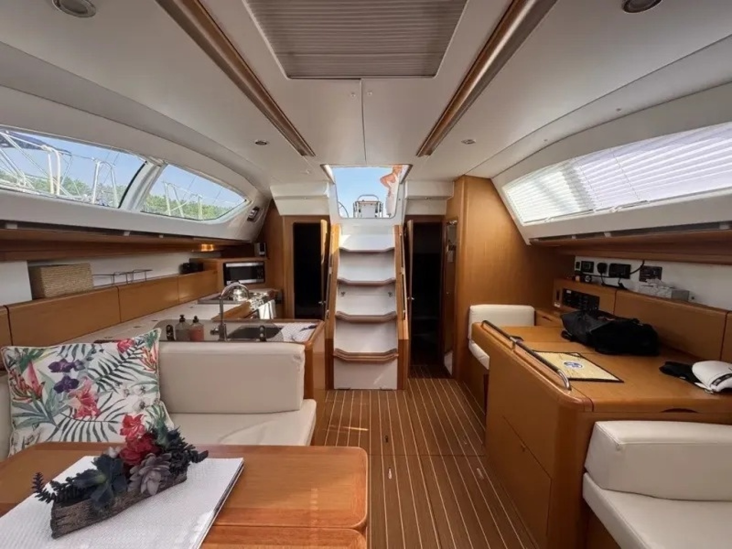 2011 Jeanneau 50 Deck Saloon 49ft Jeanneau Yacht For Sale