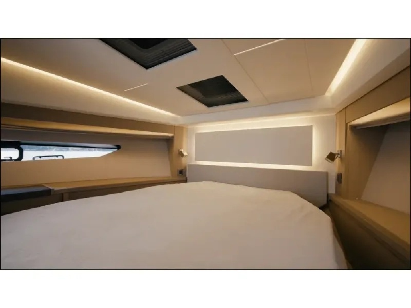 2018 Present Yachts 520S
