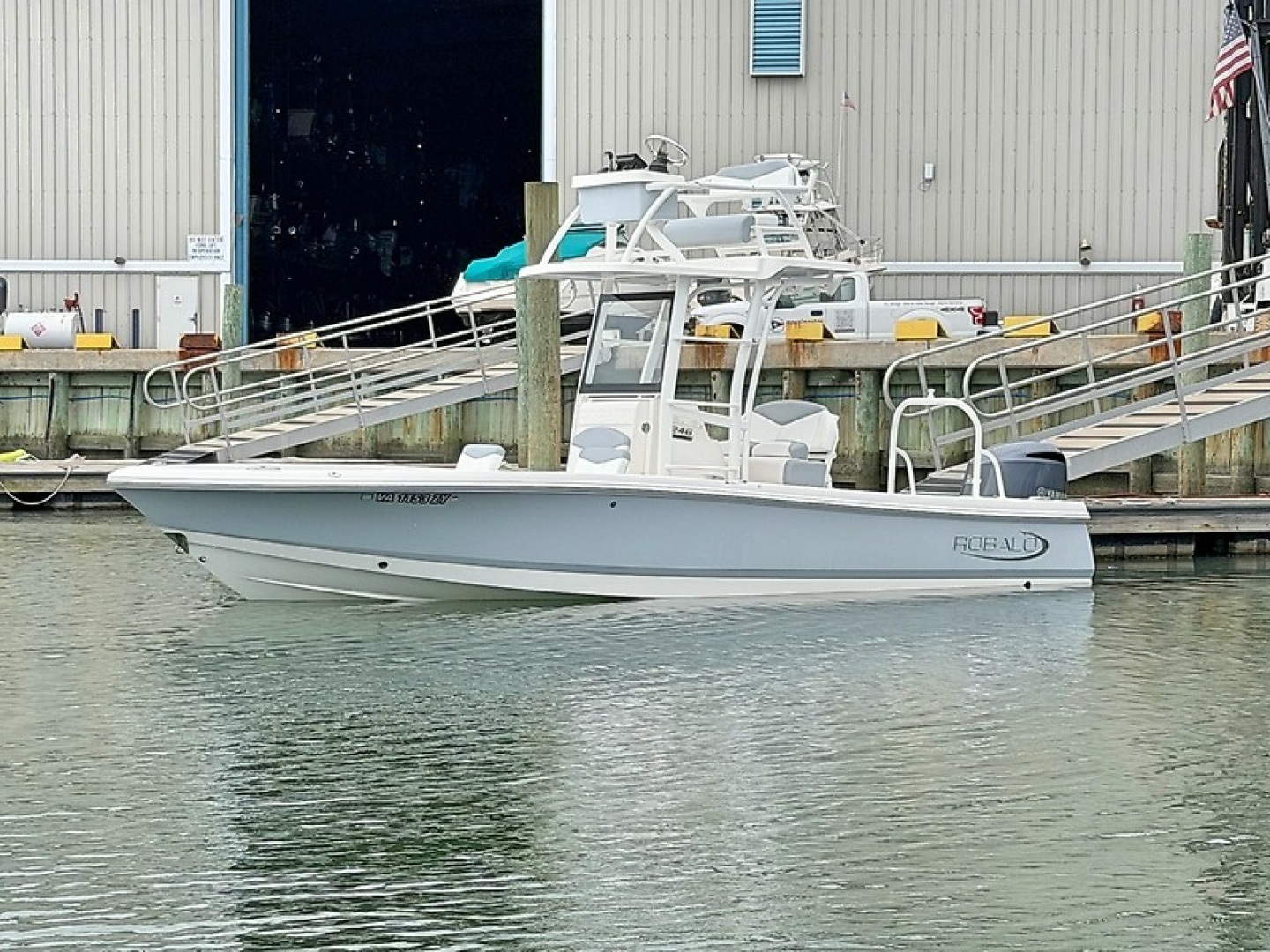 2021 Robalo 246 Cayman SD