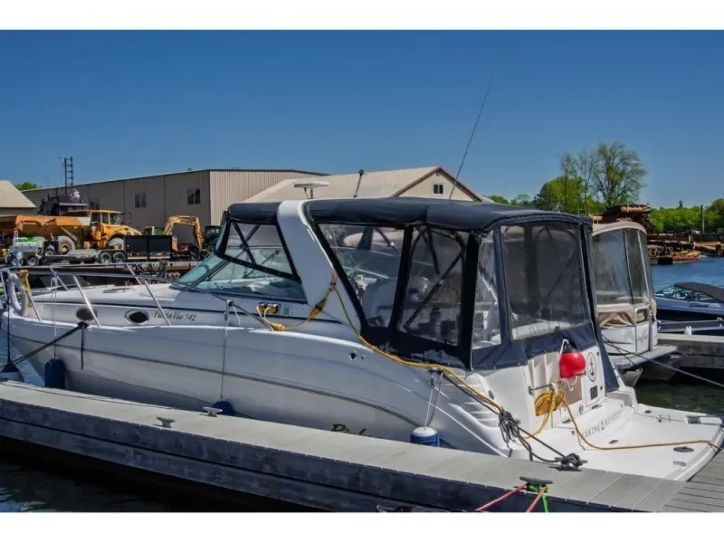 2003 Rinker Fieste Vee 342