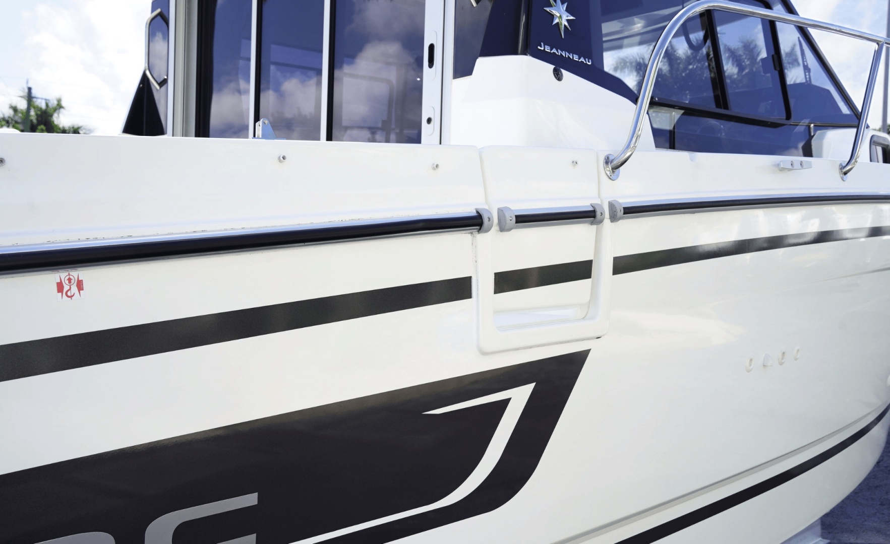 26ft Jeanneau Yacht For Sale