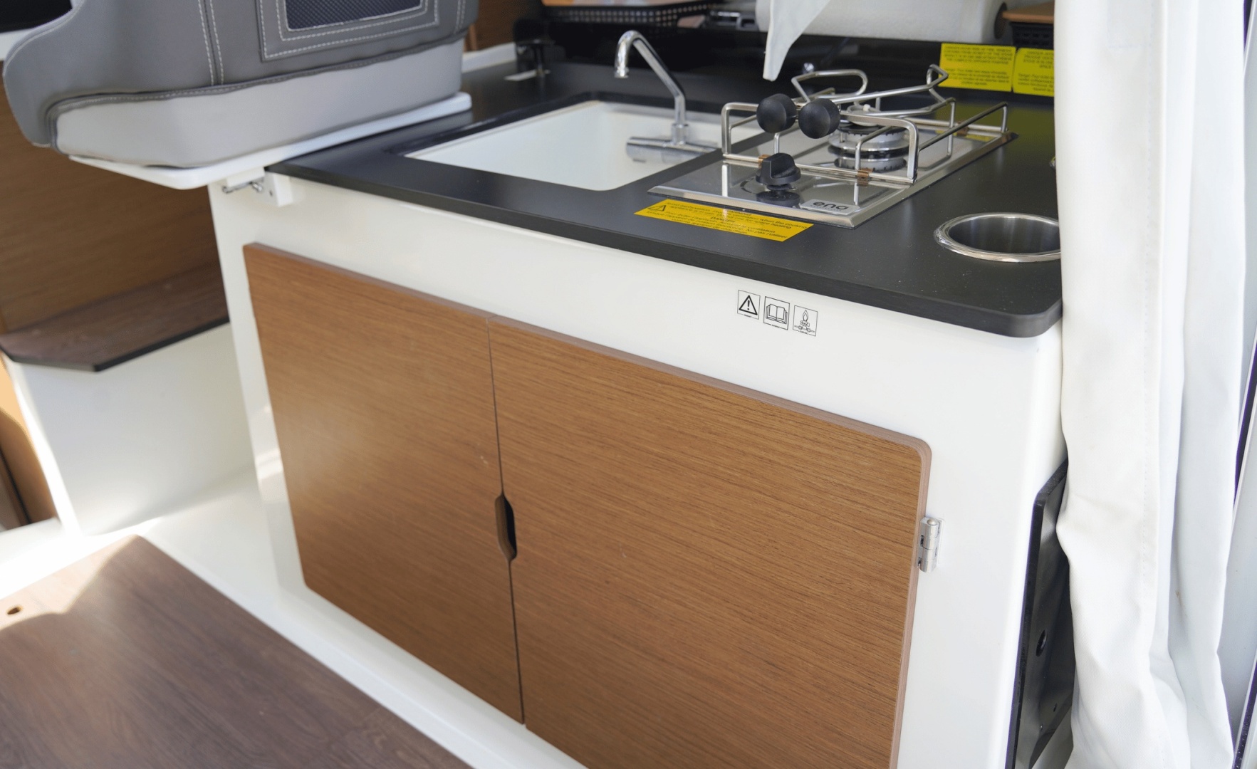 26ft Jeanneau Yacht For Sale