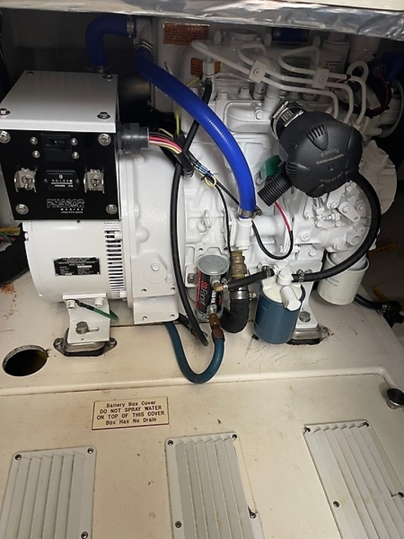 2005 Cabo 35 Flybridge Sportfisher
