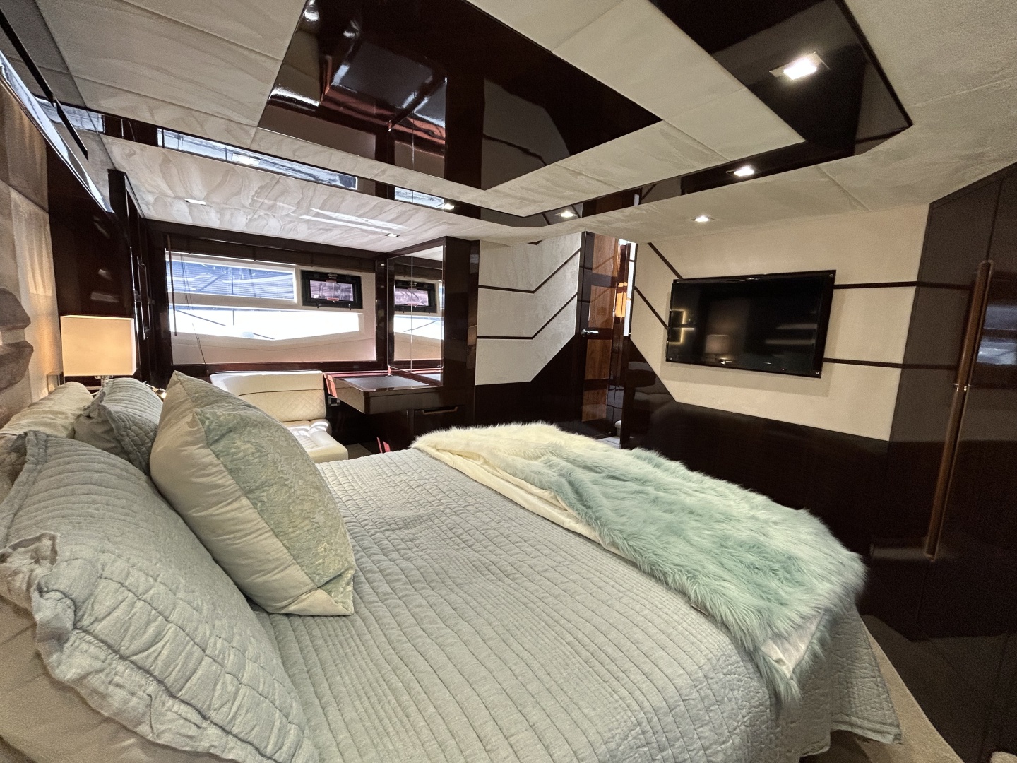 2019 Galeon 550 FLY