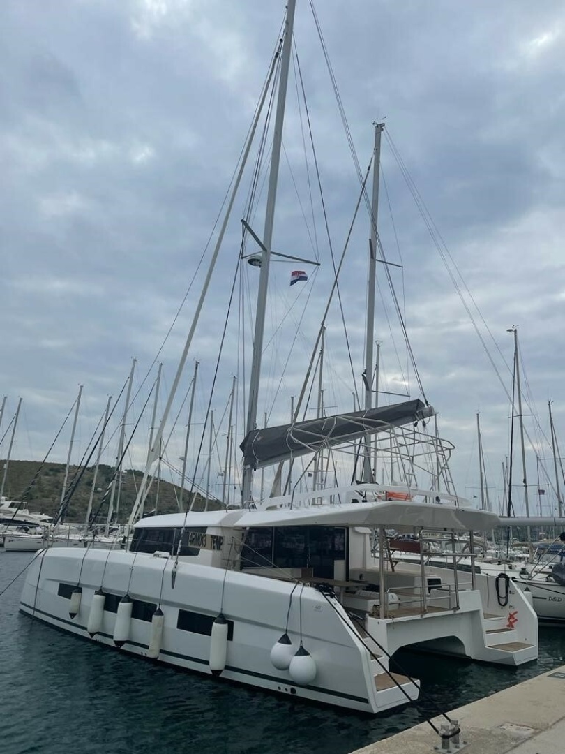 2021 Dufour 48