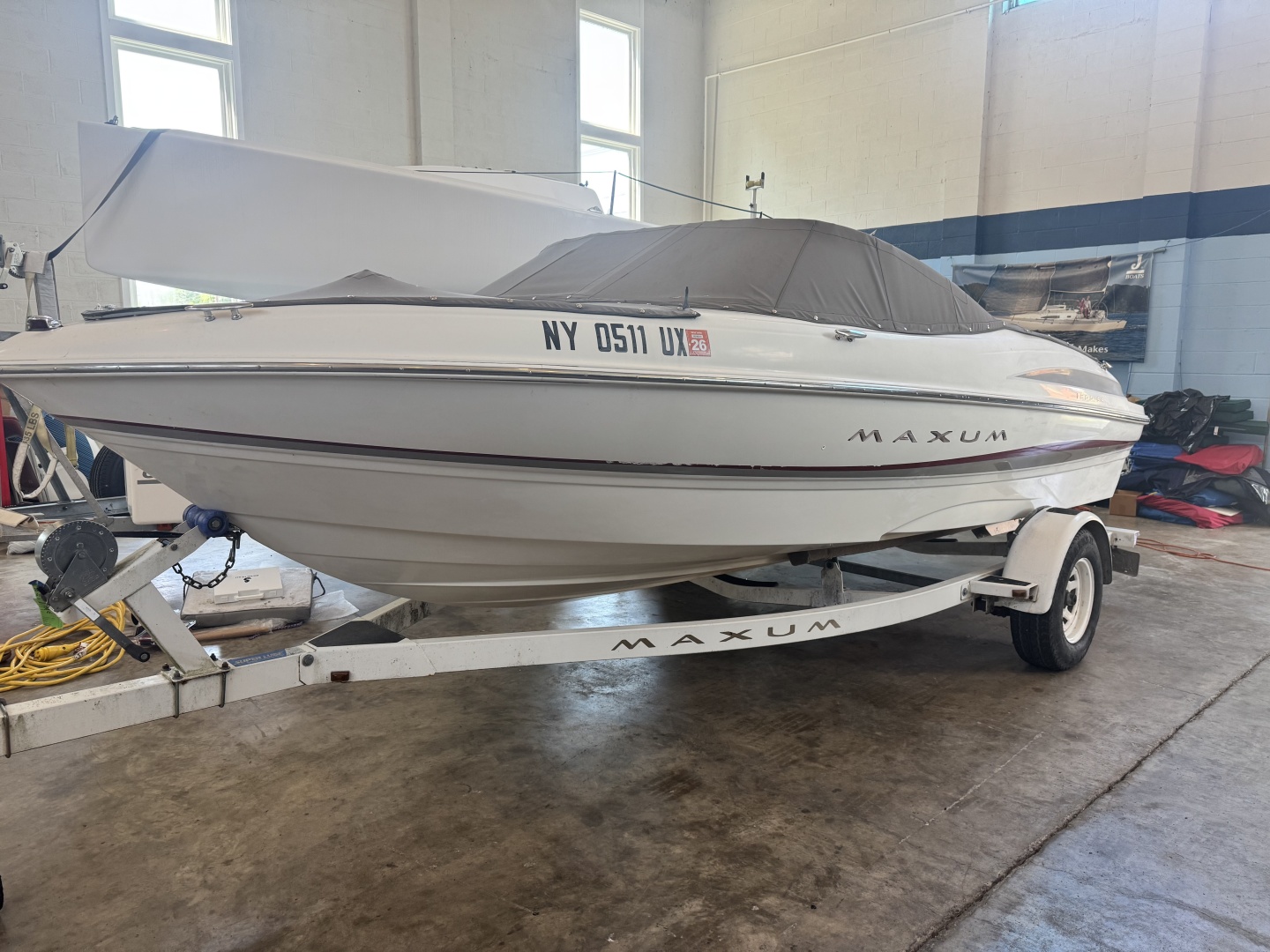 18ft Maxum Yacht For Sale