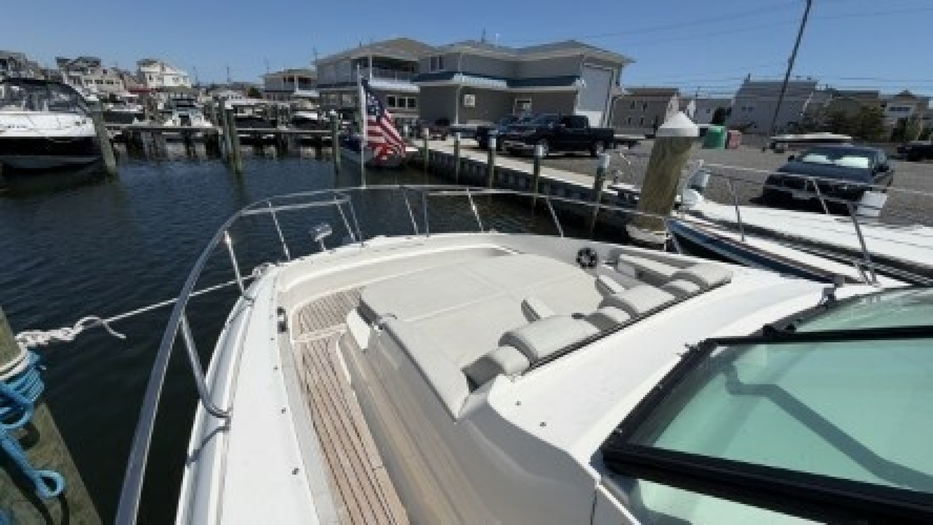 32ft Sea Ray Yacht For Sale