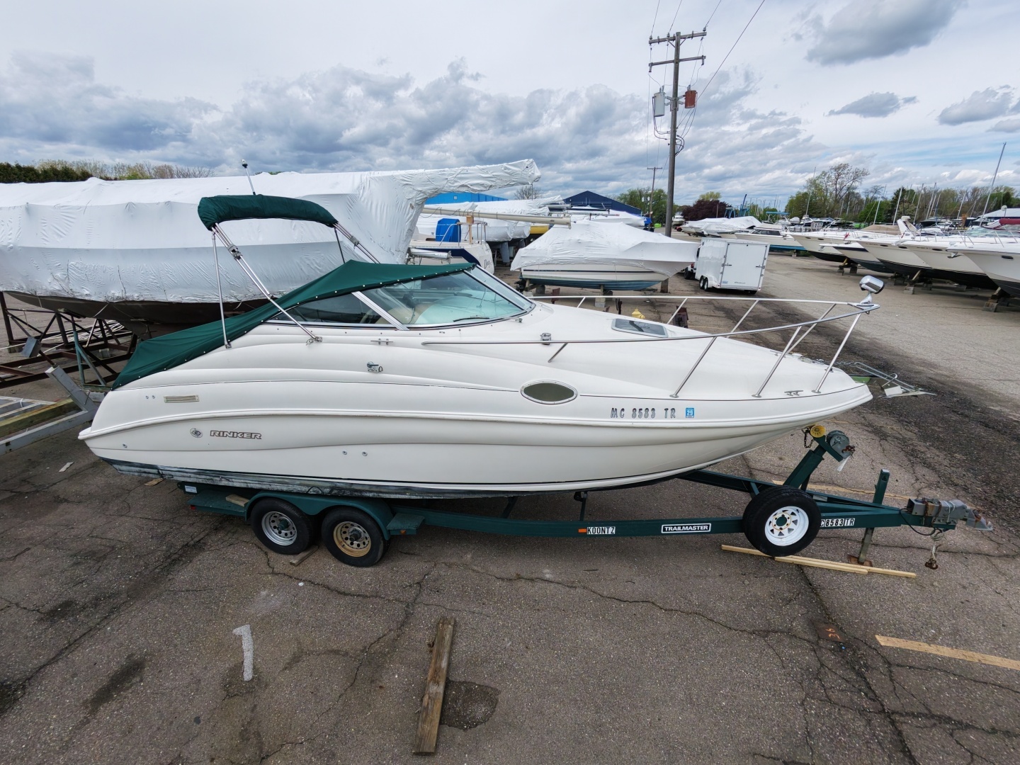 1998 Rinker 266 Fiesta Vee