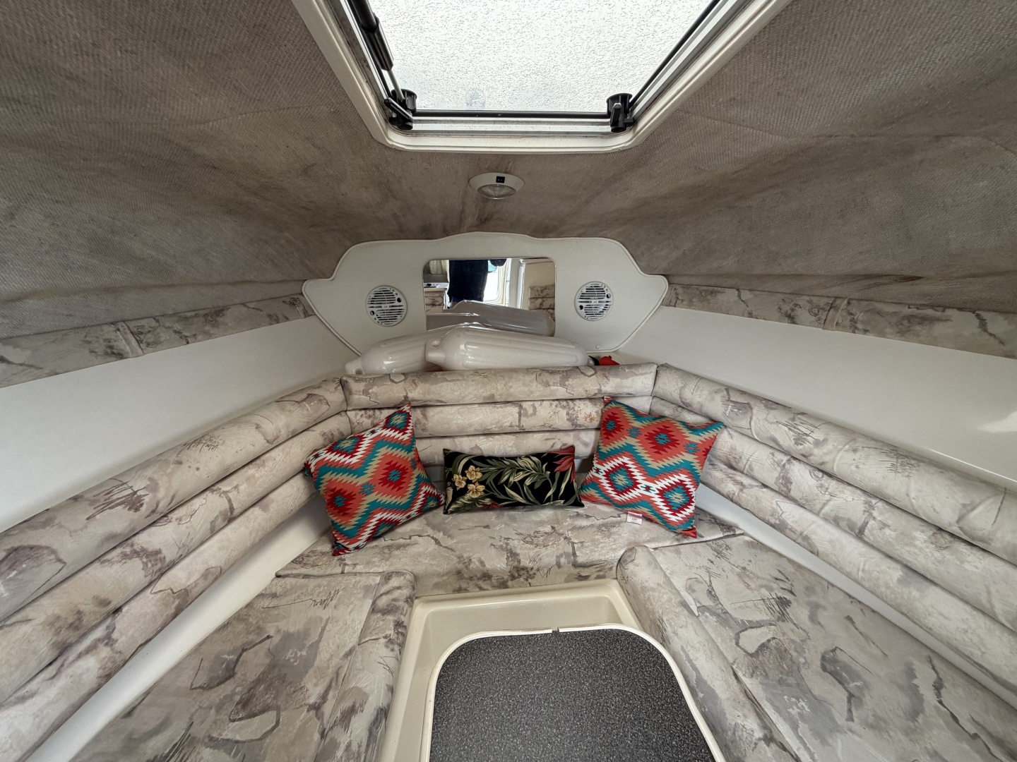 26ft Rinker Yacht For Sale