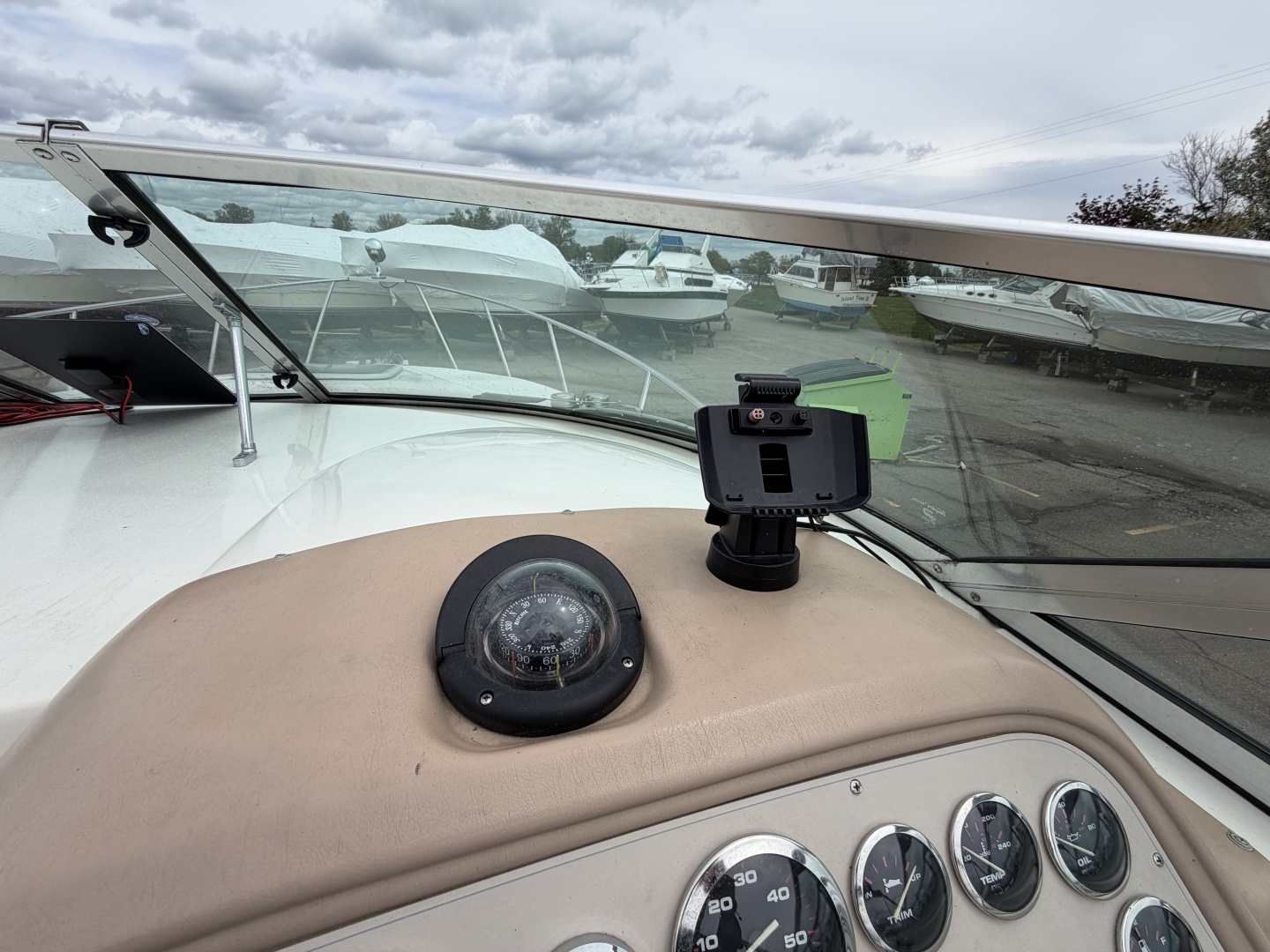 26ft Rinker Yacht For Sale
