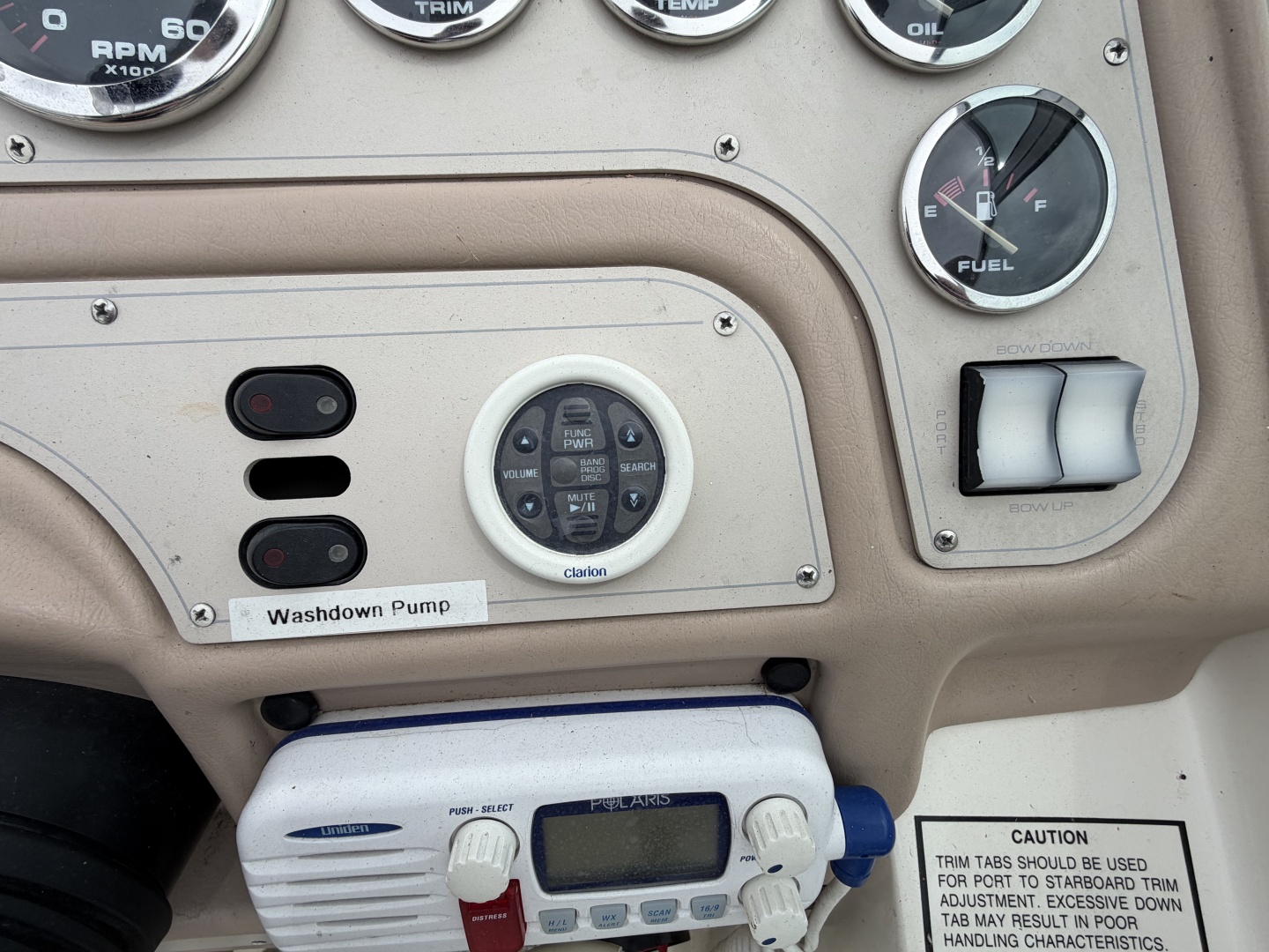 1998 Rinker 266 Fiesta Vee