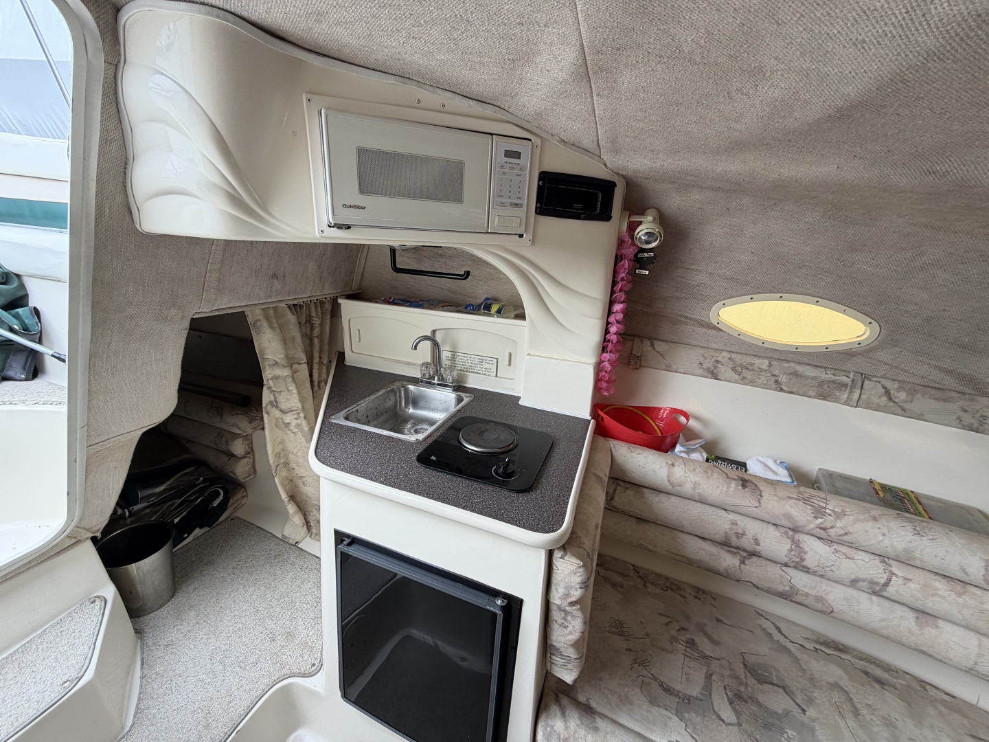 26ft Rinker Yacht For Sale