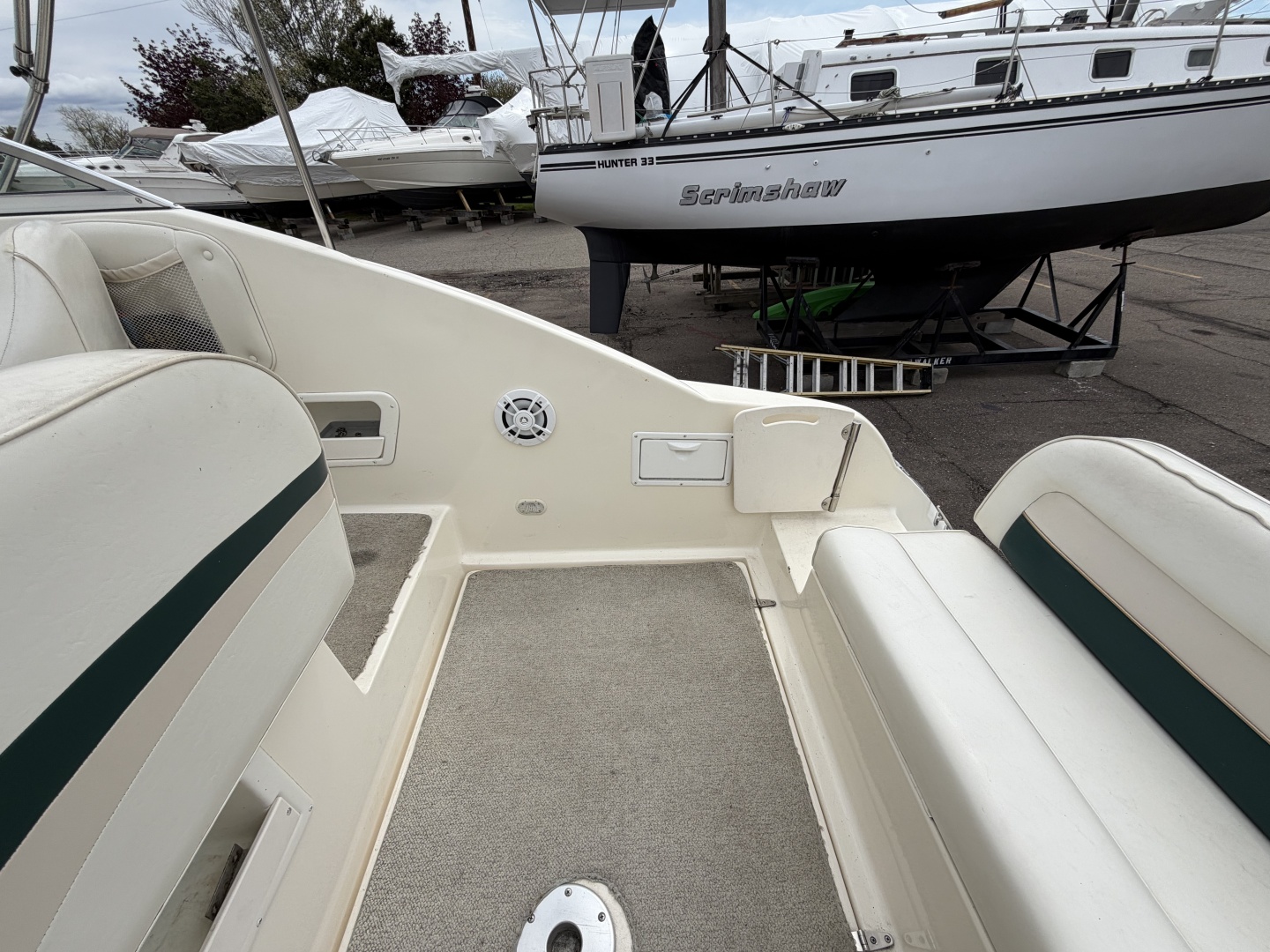 26ft Rinker Yacht For Sale
