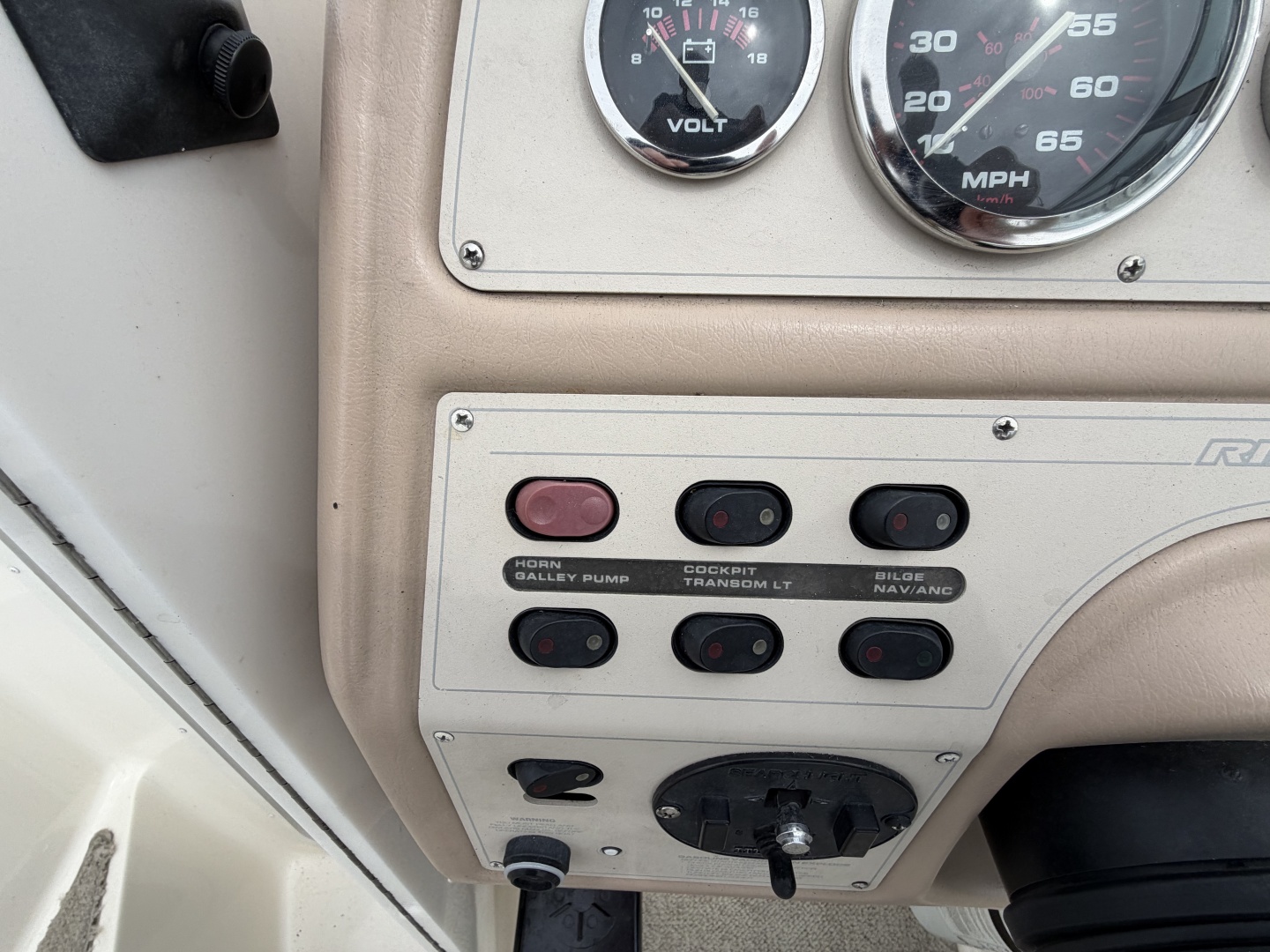 26ft Rinker Yacht For Sale