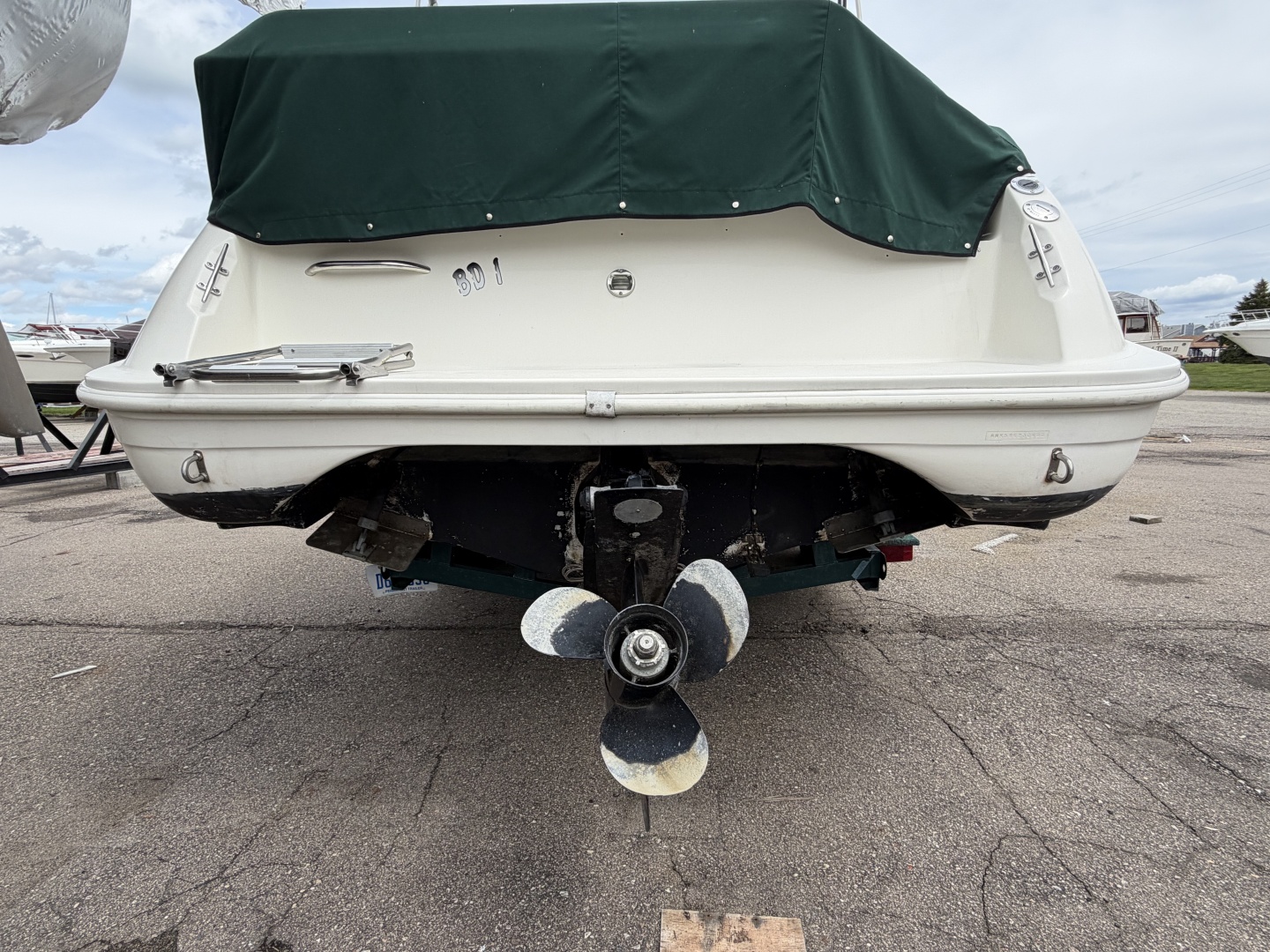 1998 Rinker 266 Fiesta Vee