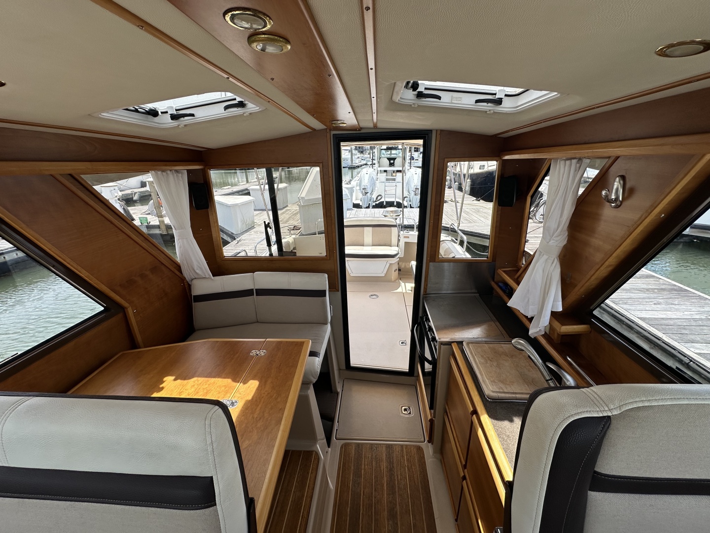 Seahorse 33ft Cutwater Yacht For Sale