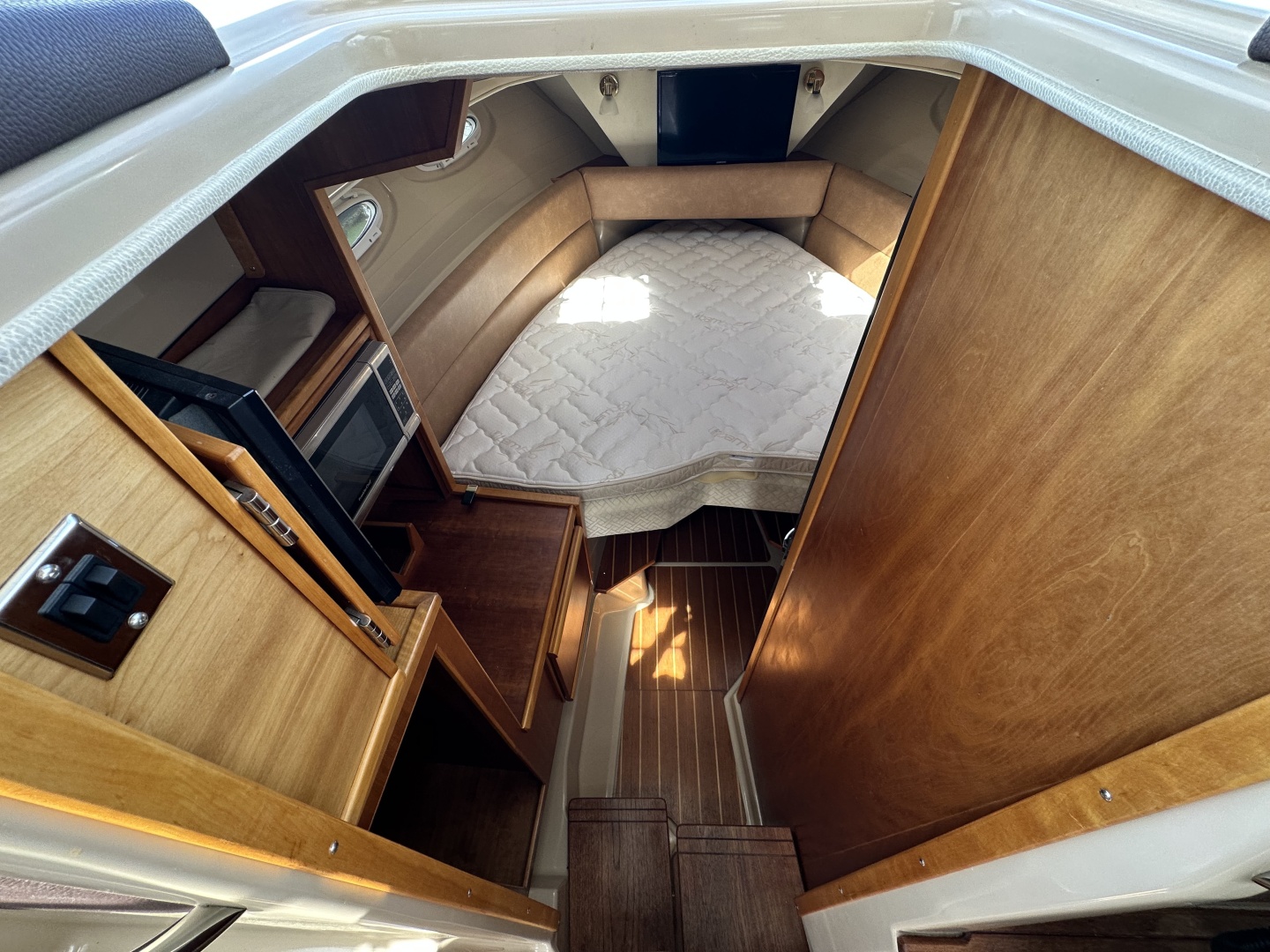 Seahorse 33ft Cutwater Yacht For Sale