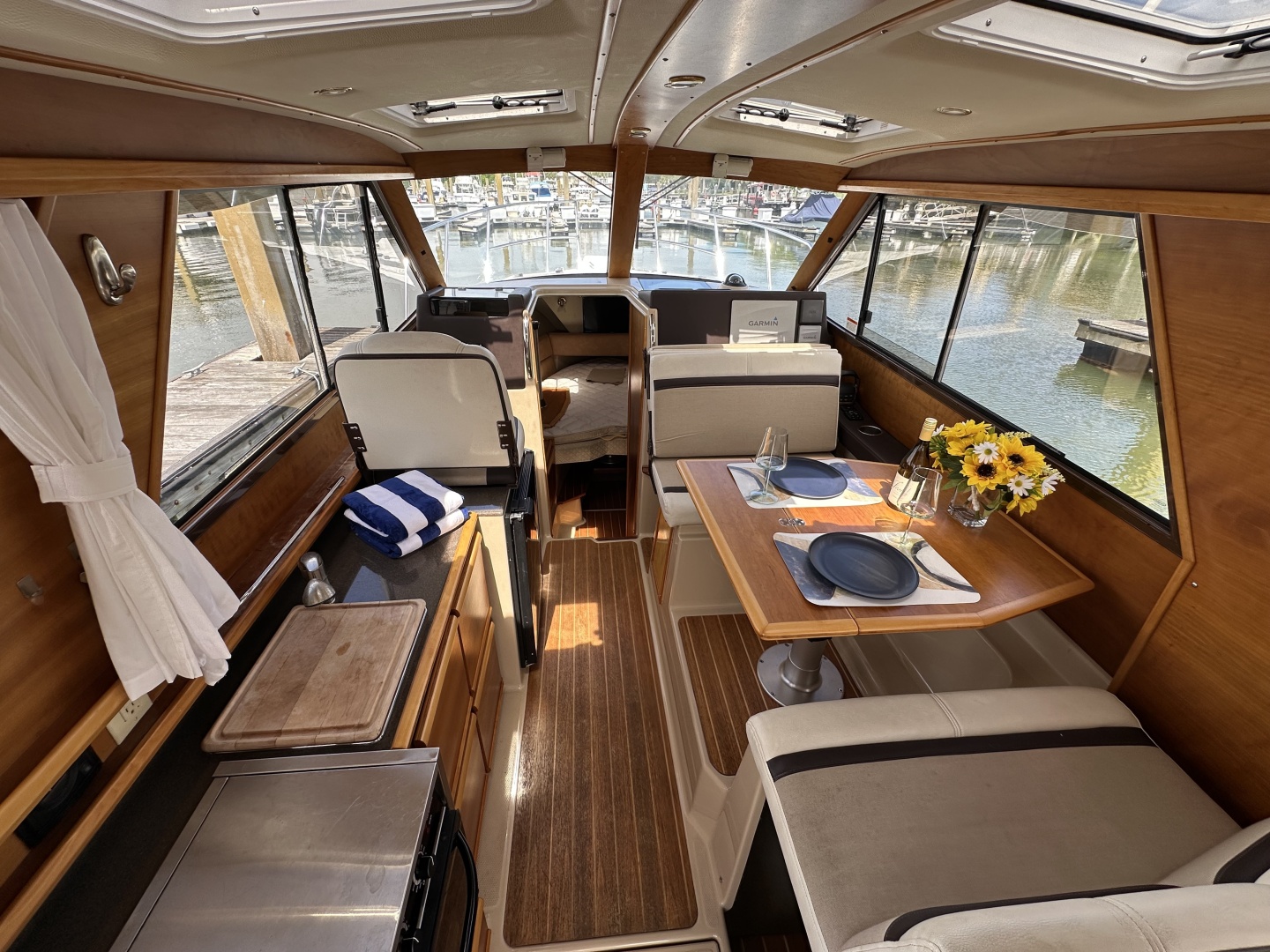 Seahorse 33ft Cutwater Yacht For Sale