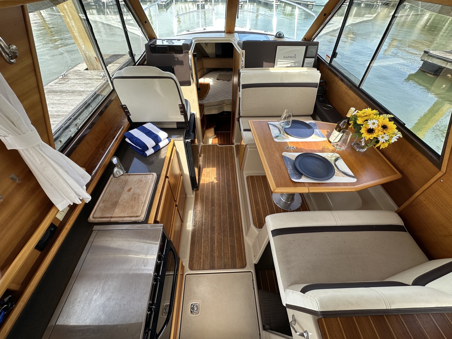 Seahorse 33ft Cutwater Yacht For Sale