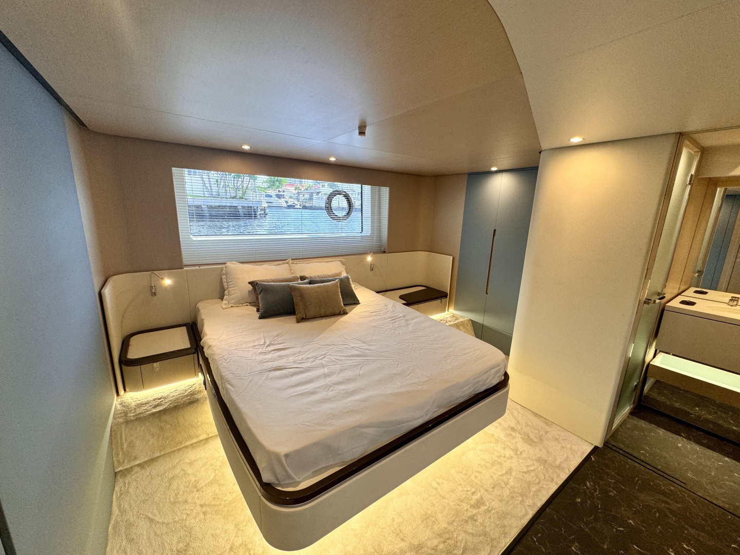 2025 Azimut 