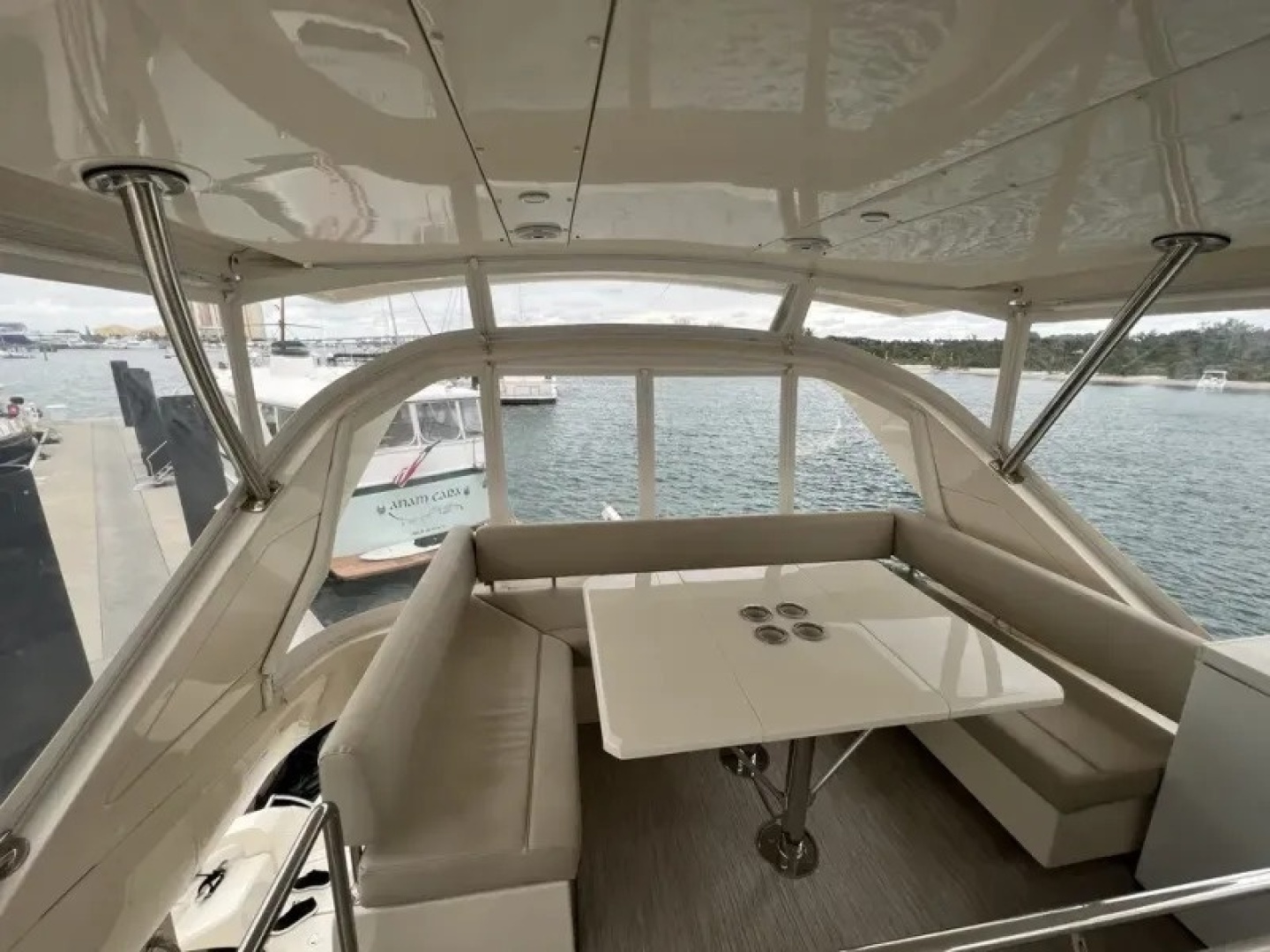 2018 Aquila 44 YACHT