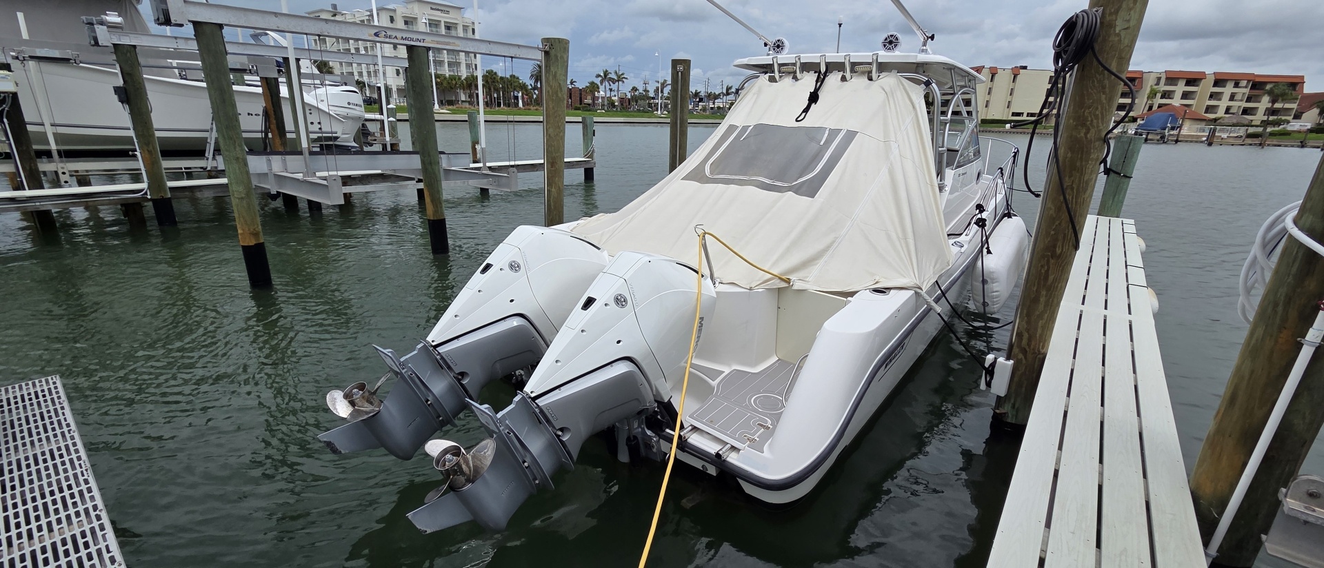 32ft Boston Whaler Yacht For Sale