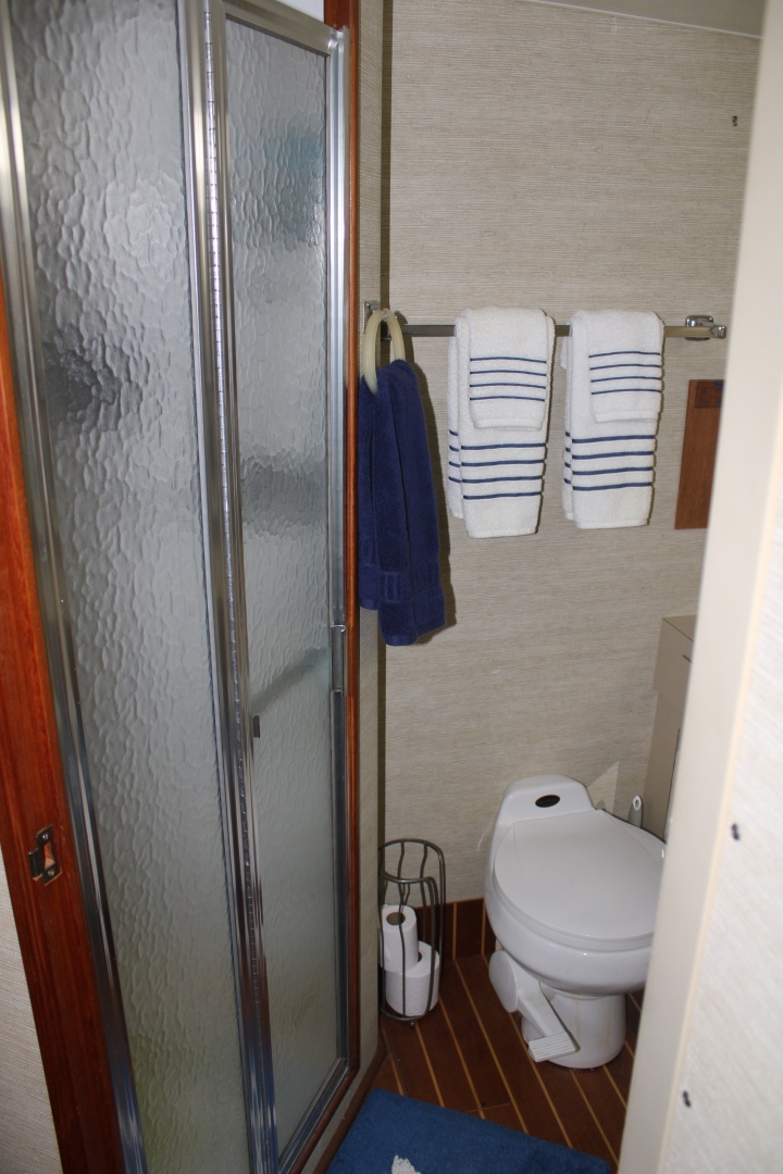 42 ft Bertram - Master Ensuite Shower
