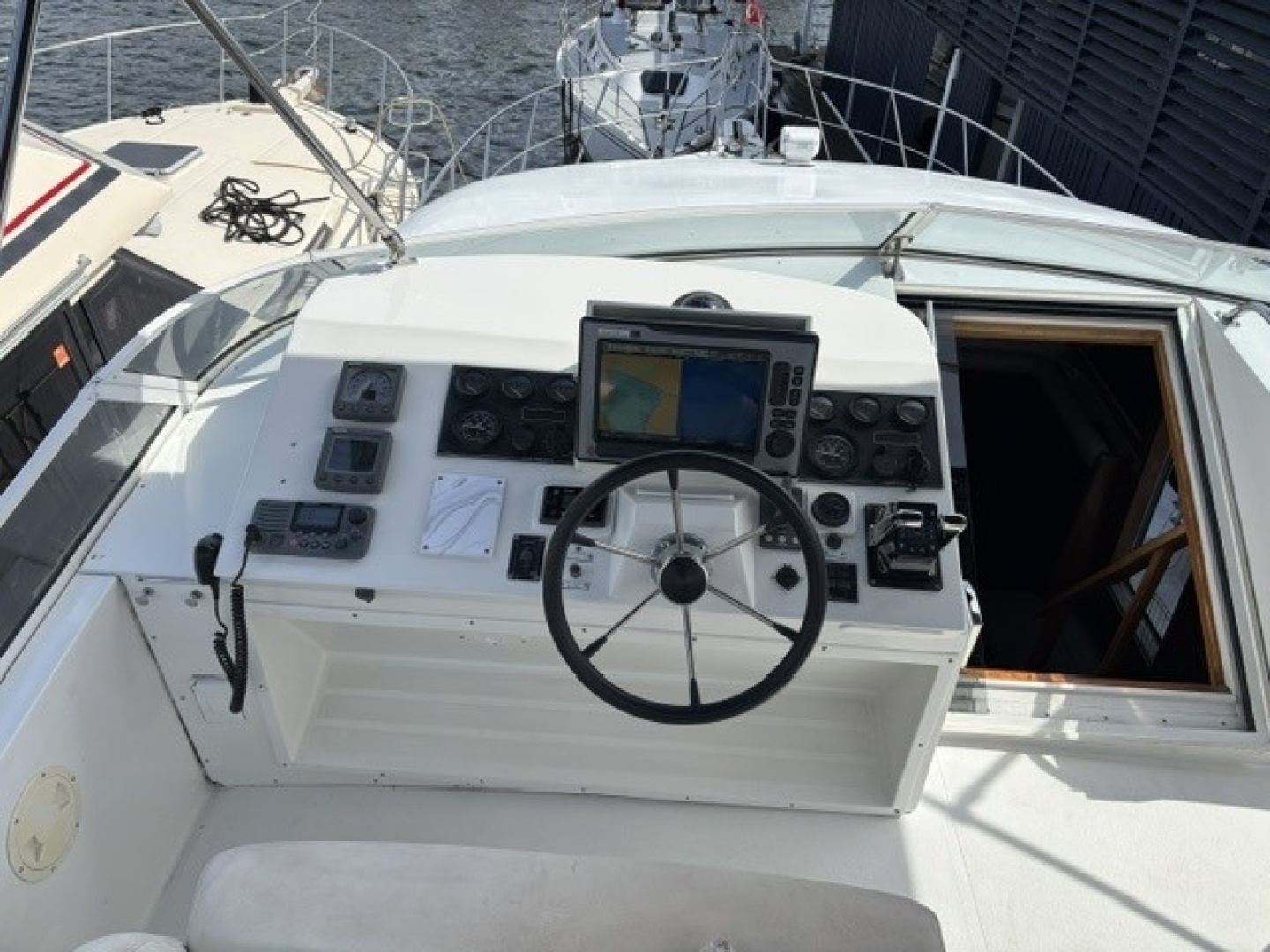 2001 Navigator Classic 48