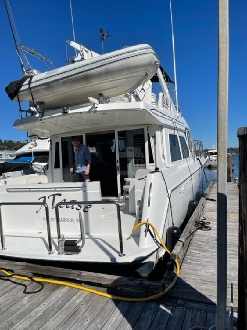 2001 Navigator Pilothouse