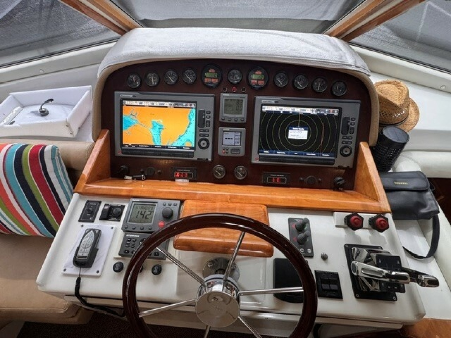 2001 Navigator Pilothouse