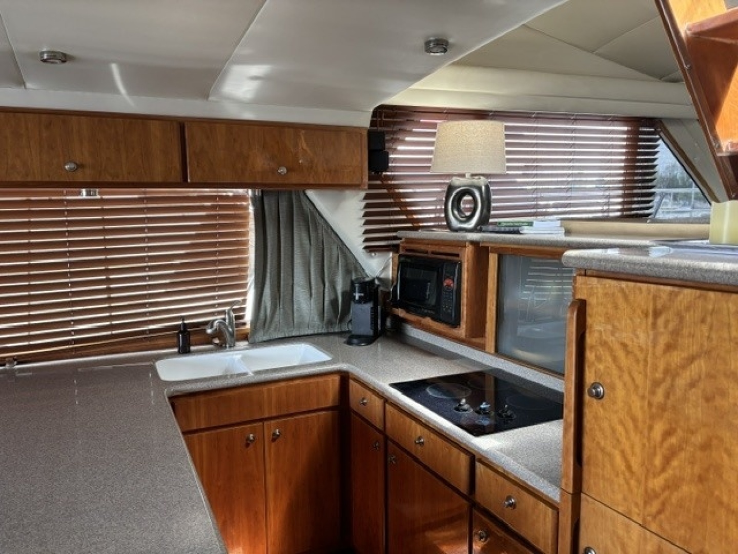 LADY CAPTIVA 48ft Navigator Yacht For Sale LADY CAPTIVA 48ft Navigator Yacht For Sale